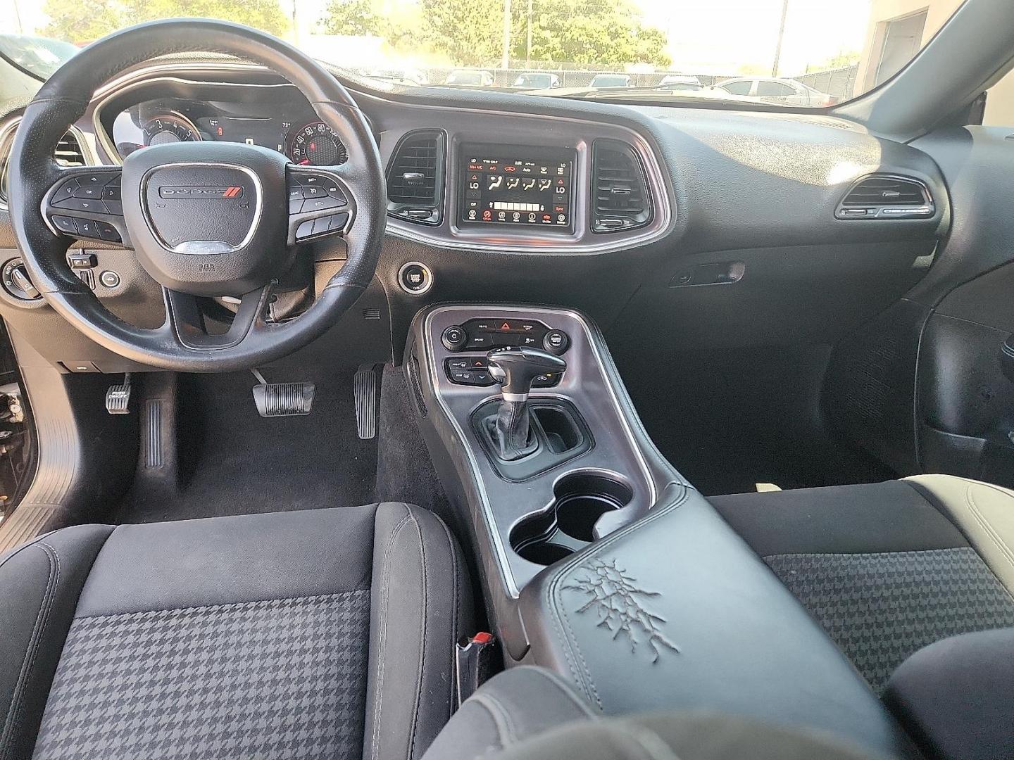 2018 BLACK /Black - X9 Dodge Challenger SXT (2C3CDZAG5JH) with an Pentastar 3.6L V-6 DOHC, variable valve control, regular unleaded, engine with 305HP engine, located at 4110 Avenue Q, Lubbock, 79412, 33.556553, -101.855820 - Photo#6