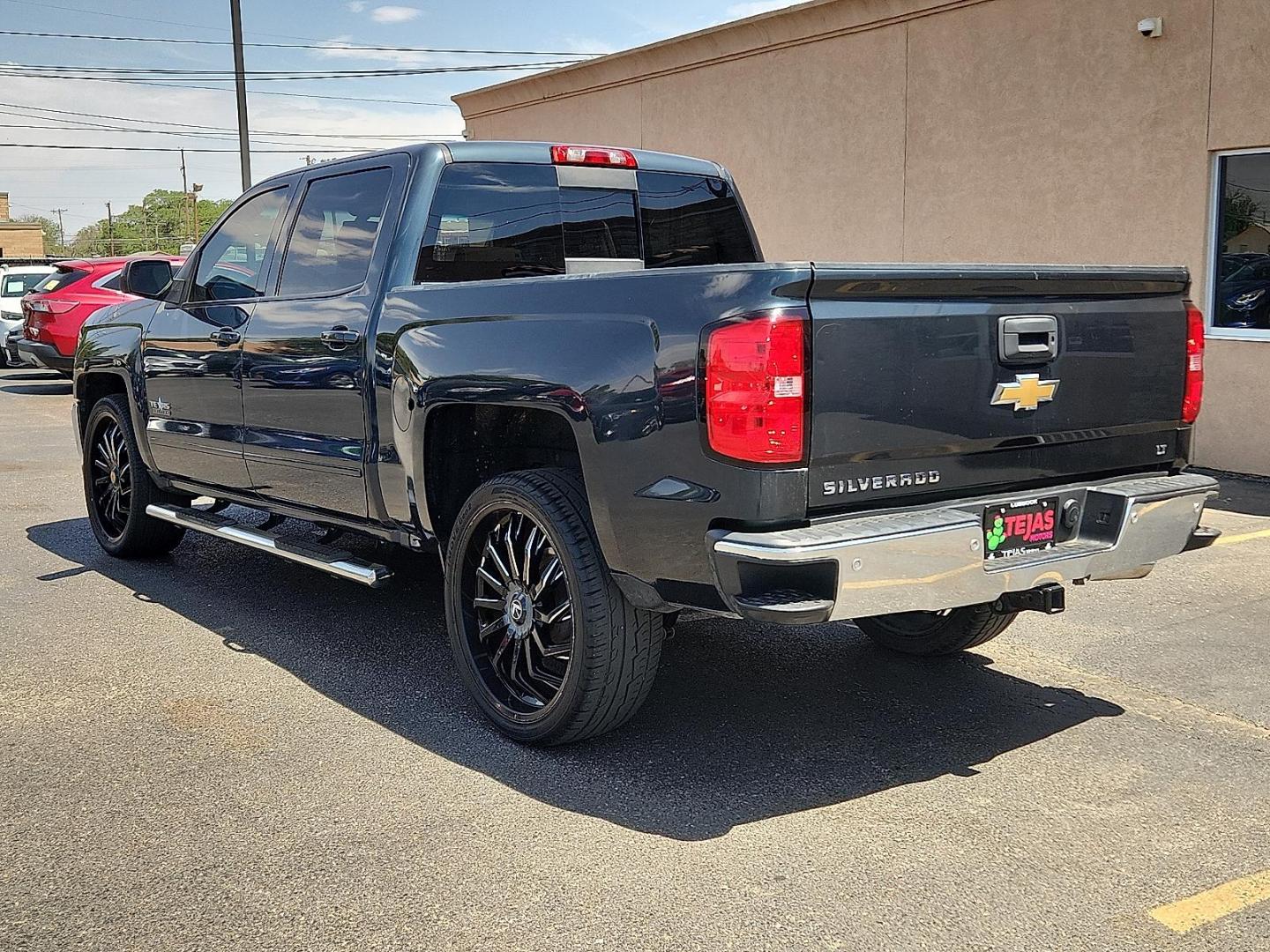 2018 GRAY /Jet Black - H0U Chevrolet Silverado 1500 1LT (3GCPCREC2JG) with an 5.3L EcoTec3 V8 Engine engine, located at 4110 Avenue Q, Lubbock, 79412, 33.556553, -101.855820 - 05/09/2026 key in envelope god - Photo#2
