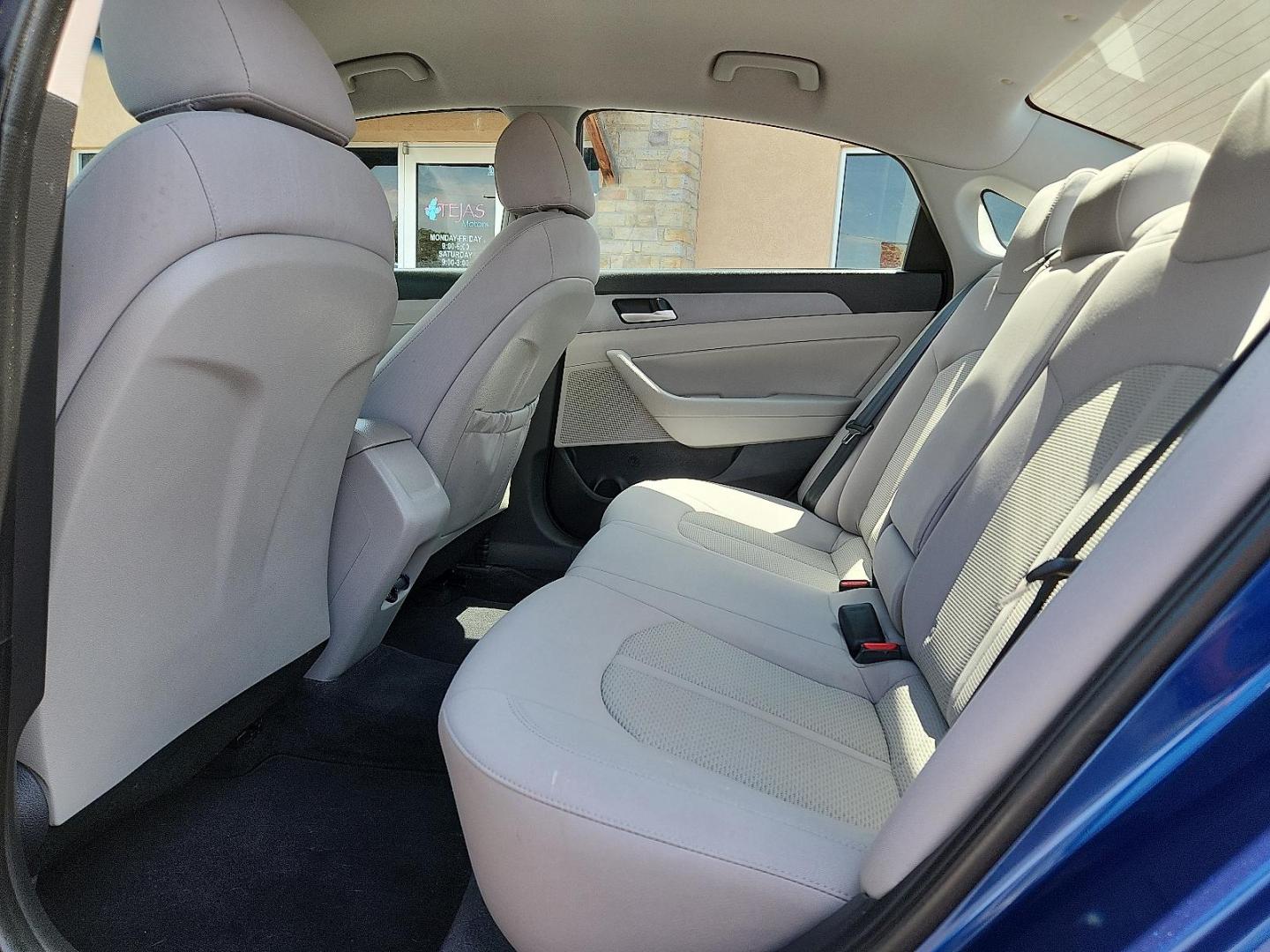 2018 BLUE /Beige - BB Hyundai Sonata SEL (5NPE34AF5JH) with an 2.4L I-4 gasoline direct injection, DOHC, D-CVVT variable valve control, regular unleaded, engine with 185HP engine, located at 4110 Avenue Q, Lubbock, 79412, 33.556553, -101.855820 - 05/15/2026 KEY IN ENVELOPE GOD - Photo#5