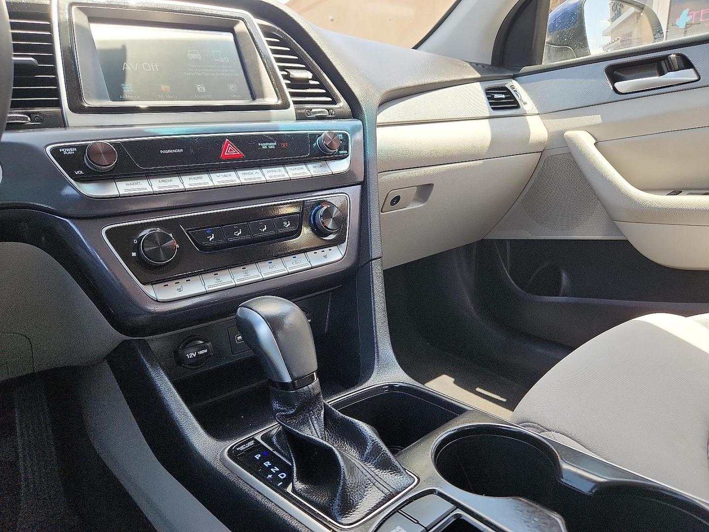 2018 BLUE /Beige - BB Hyundai Sonata SEL (5NPE34AF5JH) with an 2.4L I-4 gasoline direct injection, DOHC, D-CVVT variable valve control, regular unleaded, engine with 185HP engine, located at 4110 Avenue Q, Lubbock, 79412, 33.556553, -101.855820 - 05/15/2026 KEY IN ENVELOPE GOD - Photo#11
