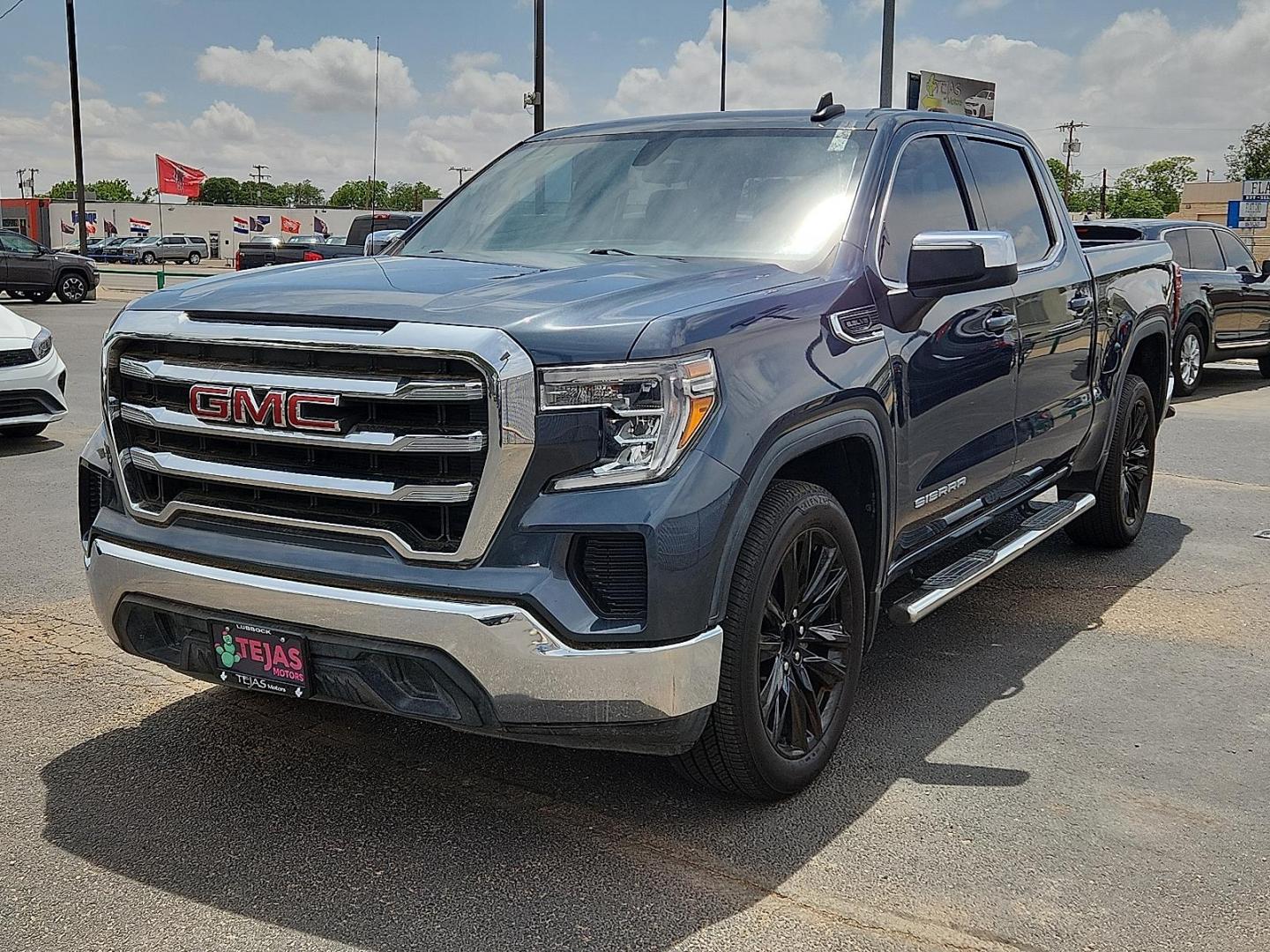 2020 GRAY /Jet Black - H0U GMC Sierra 1500 2WD Crew Cab Short Box SLE (3GTP8BED7LG) with an 5.3L EcoTec3 V8 Engine engine, located at 4110 Avenue Q, Lubbock, 79412, 33.556553, -101.855820 - 05/16/2026 KEY IN ENVELOPE GOD - Photo#1
