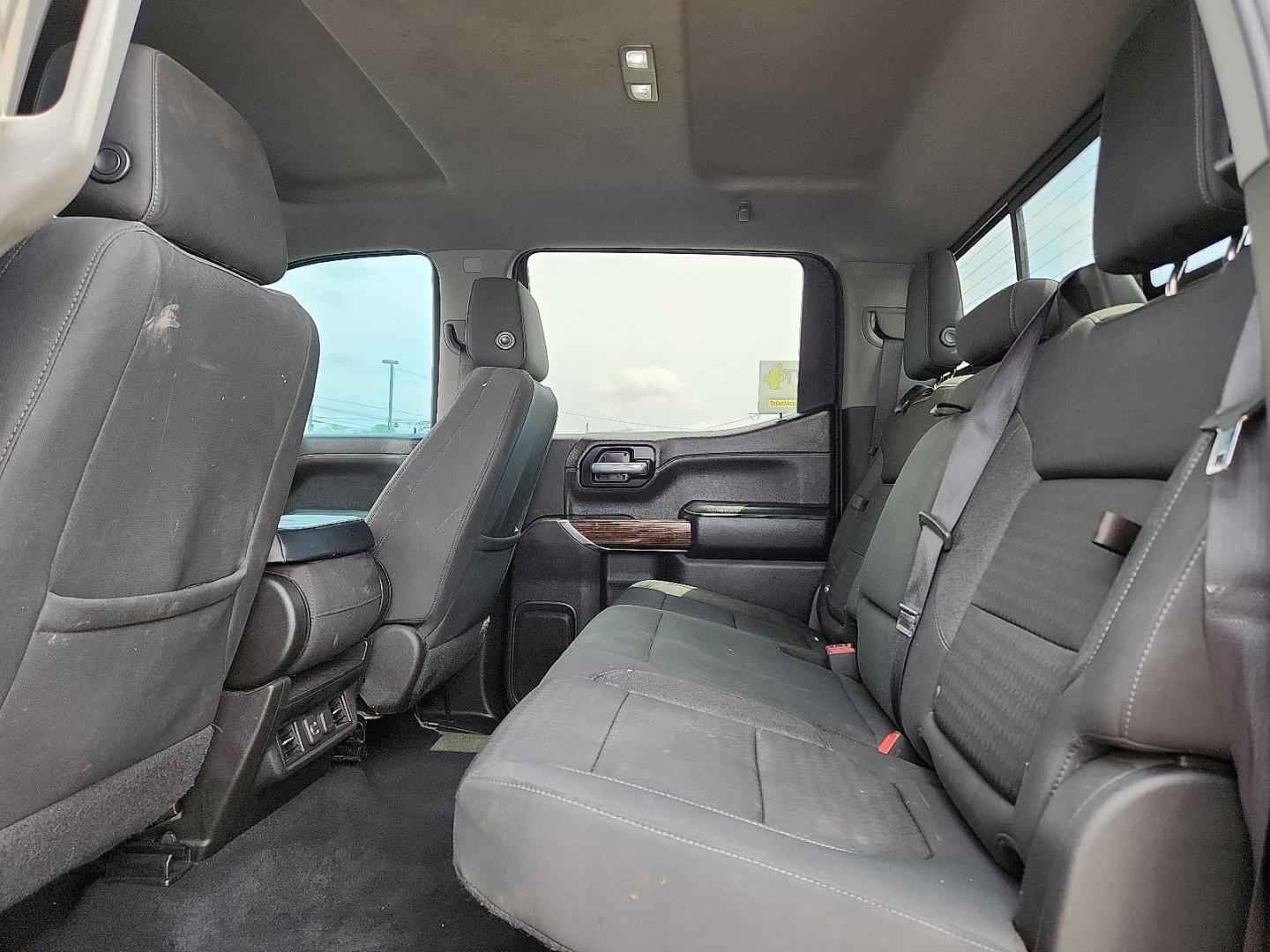 2020 GRAY /Jet Black - H0U GMC Sierra 1500 2WD Crew Cab Short Box SLE (3GTP8BED7LG) with an 5.3L EcoTec3 V8 Engine engine, located at 4110 Avenue Q, Lubbock, 79412, 33.556553, -101.855820 - 05/16/2026 KEY IN ENVELOPE GOD - Photo#5