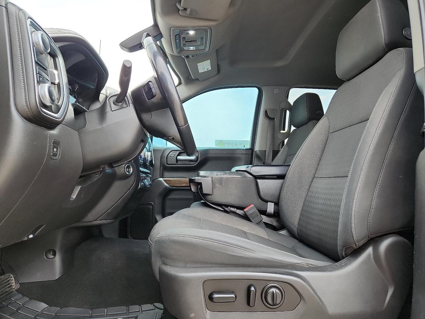 2020 GRAY /Jet Black - H0U GMC Sierra 1500 2WD Crew Cab Short Box SLE (3GTP8BED7LG) with an 5.3L EcoTec3 V8 Engine engine, located at 4110 Avenue Q, Lubbock, 79412, 33.556553, -101.855820 - 05/16/2026 KEY IN ENVELOPE GOD - Photo#7