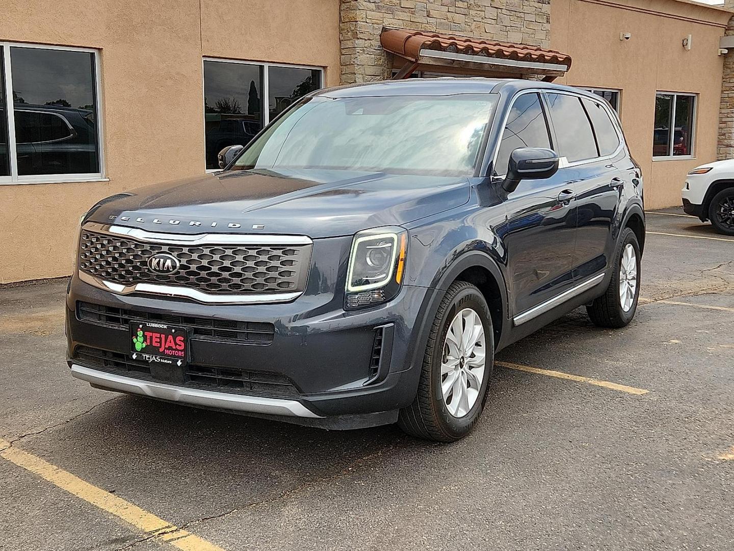 2021 GRAY /Black - WK Kia Telluride LX (5XYP24HC6MG) with an LAMBDA II 3.8L V-6 gasoline direct injection, DOHC, D-CVVT variable valve control, regular unleaded, engine with 291HP engine, located at 4110 Avenue Q, Lubbock, 79412, 33.556553, -101.855820 - 05/22/2026 KEY IN THE ENVELOPE GOD - Photo#1