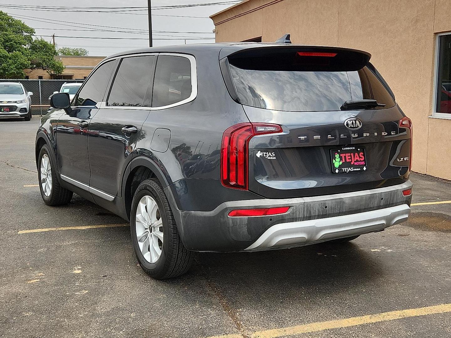 2021 GRAY /Black - WK Kia Telluride LX (5XYP24HC6MG) with an LAMBDA II 3.8L V-6 gasoline direct injection, DOHC, D-CVVT variable valve control, regular unleaded, engine with 291HP engine, located at 4110 Avenue Q, Lubbock, 79412, 33.556553, -101.855820 - 05/22/2026 KEY IN THE ENVELOPE GOD - Photo#2