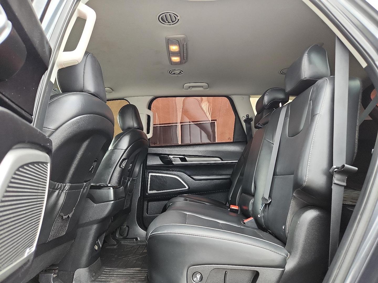 2021 GRAY /Black - WK Kia Telluride LX (5XYP24HC6MG) with an LAMBDA II 3.8L V-6 gasoline direct injection, DOHC, D-CVVT variable valve control, regular unleaded, engine with 291HP engine, located at 4110 Avenue Q, Lubbock, 79412, 33.556553, -101.855820 - 05/22/2026 KEY IN THE ENVELOPE GOD - Photo#6