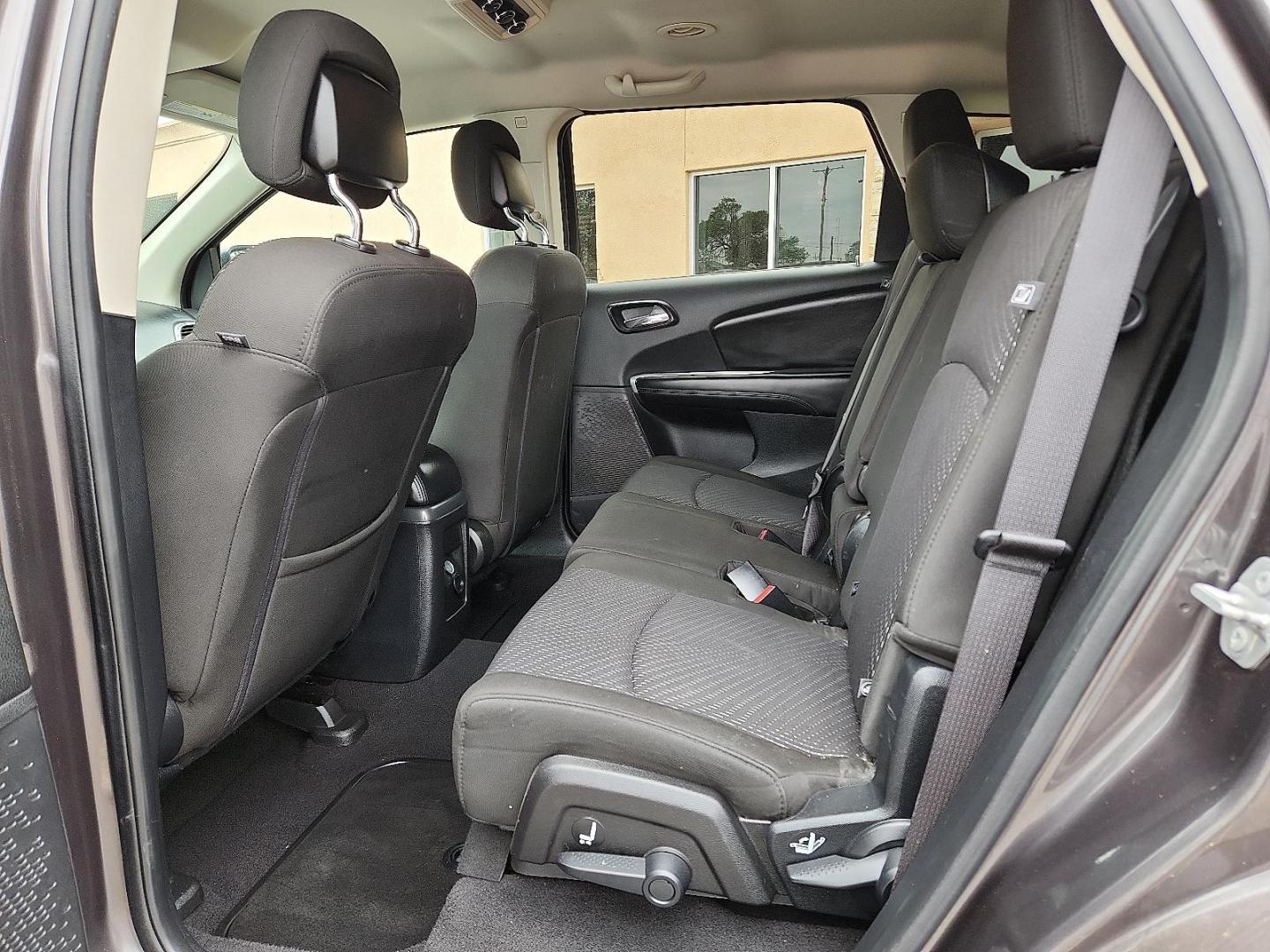2019 GRAY /Black - X9 Dodge Journey SE (3C4PDCBB2KT) with an Tigershark MultiAir 2.4L I-4 DOHC, VVT variable valve control, regular unleaded, engine with 173HP engine, located at 4110 Avenue Q, Lubbock, 79412, 33.556553, -101.855820 - 05/16/2026 key in envelope god - Photo#7