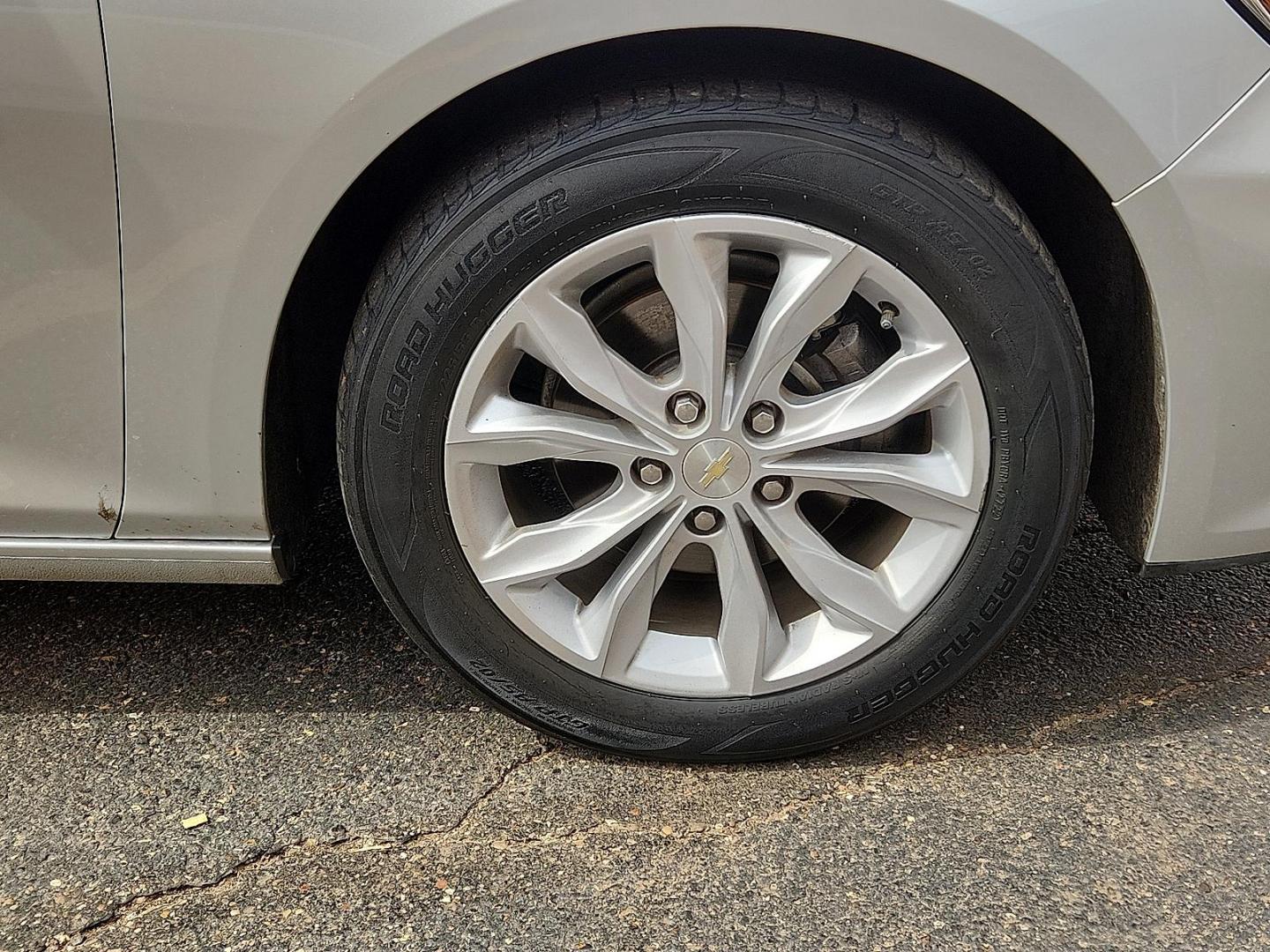 2021 SILVER /Dark Atmosphere/Medium Ash Gray - H1H Chevrolet Malibu FWD LT (1G1ZD5ST5MF) with an ECOTEC 1.5L I-4 gasoline direct injection, DOHC, VVT variable valve control, intercooled turbo, regular unleaded, engine with 160HP engine, located at 4110 Avenue Q, Lubbock, 79412, 33.556553, -101.855820 - 05/27/2026 KEY IN ENVELOPE GOD - Photo#4