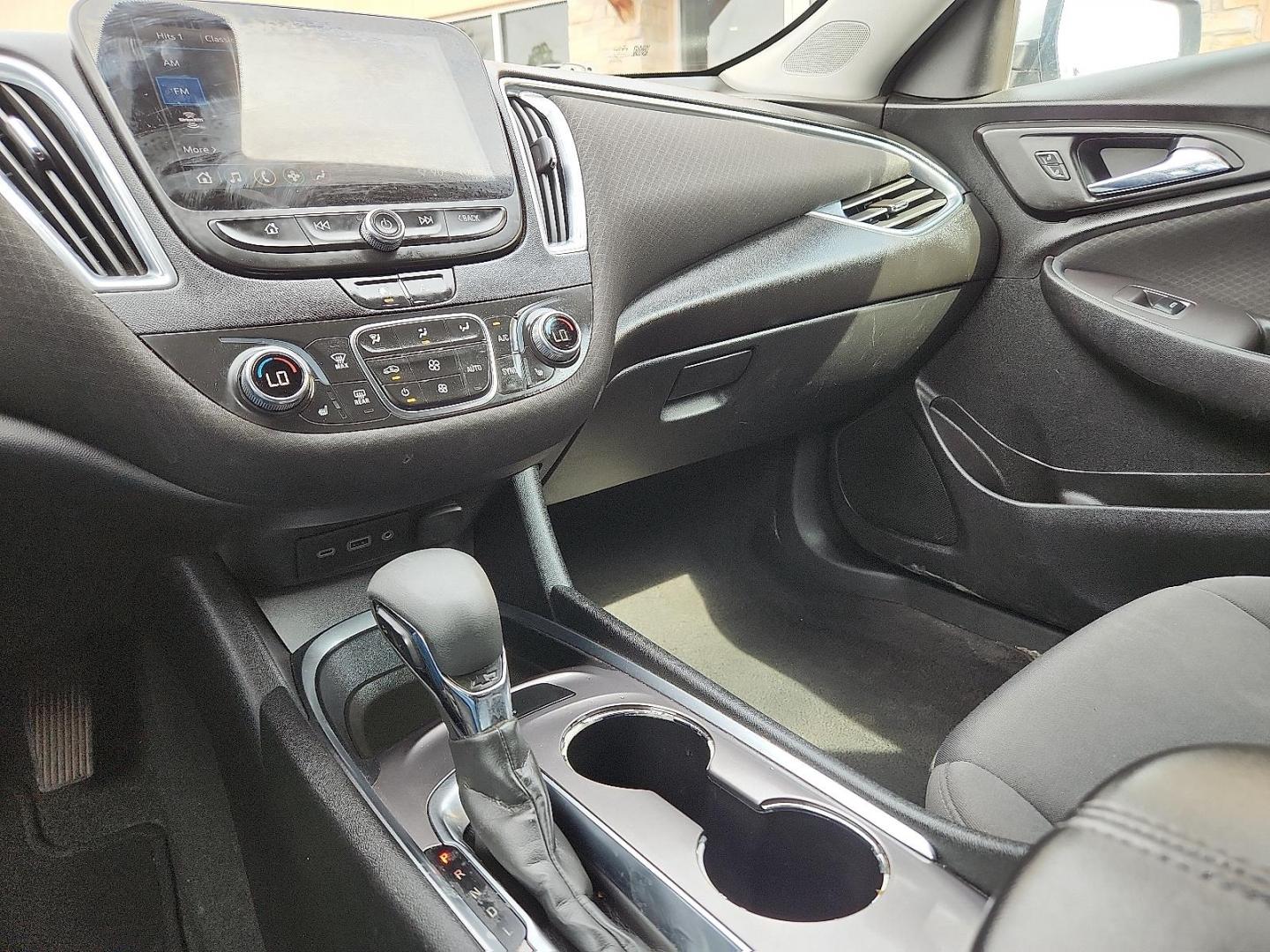 2021 SILVER /Dark Atmosphere/Medium Ash Gray - H1H Chevrolet Malibu FWD LT (1G1ZD5ST5MF) with an ECOTEC 1.5L I-4 gasoline direct injection, DOHC, VVT variable valve control, intercooled turbo, regular unleaded, engine with 160HP engine, located at 4110 Avenue Q, Lubbock, 79412, 33.556553, -101.855820 - 05/27/2026 KEY IN ENVELOPE GOD - Photo#11