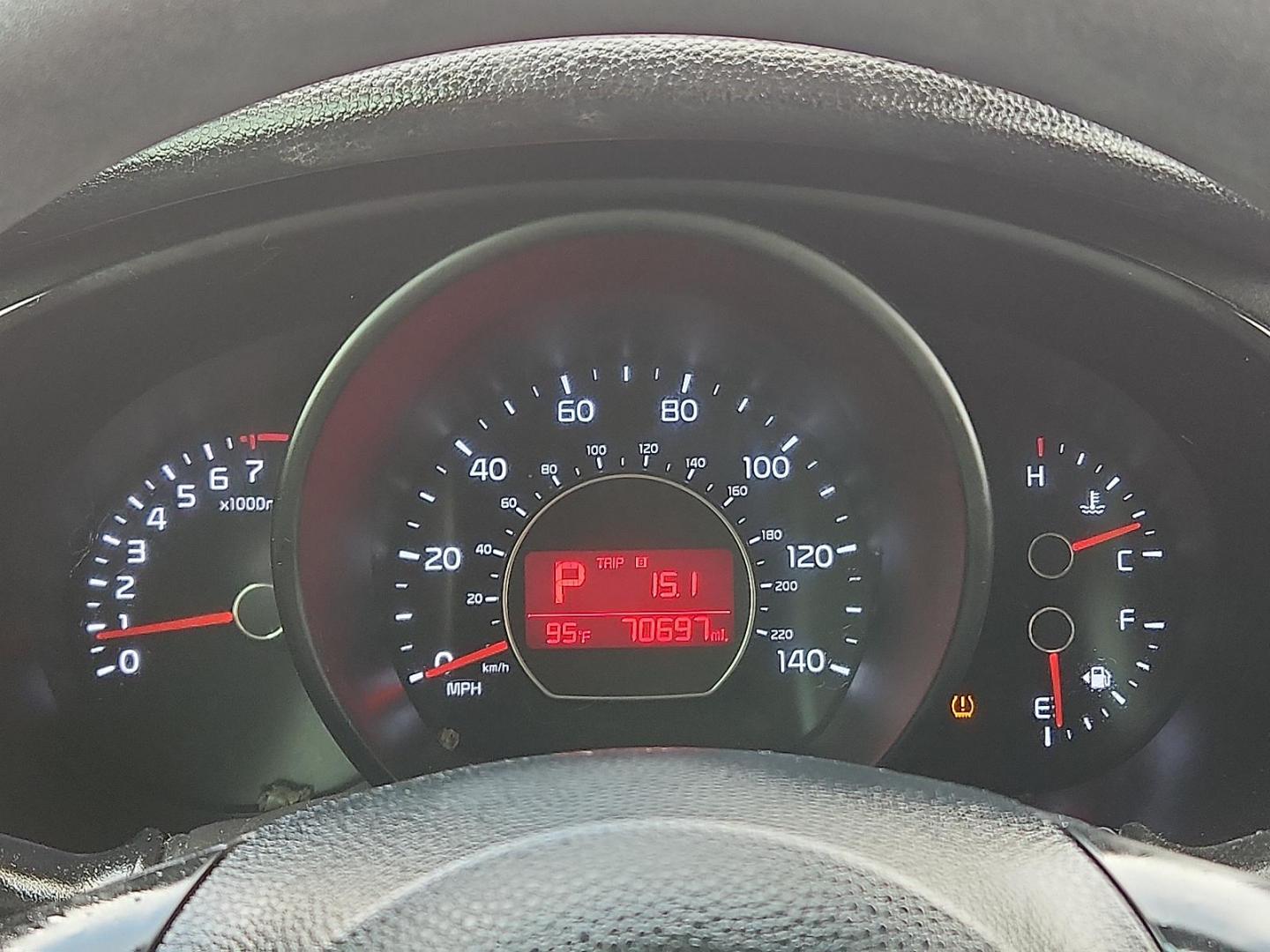 2018 GRAY /Black - EQ Kia Soul + (KNDJP3A58J7) with an 2L I-4 gasoline direct injection, DOHC, D-CVVT variable valve control, regular unleaded, engine with 161HP engine, located at 4110 Avenue Q, Lubbock, 79412, 33.556553, -101.855820 - 05/28/2026 KEY IN ENVELOPE GOD - Photo#9