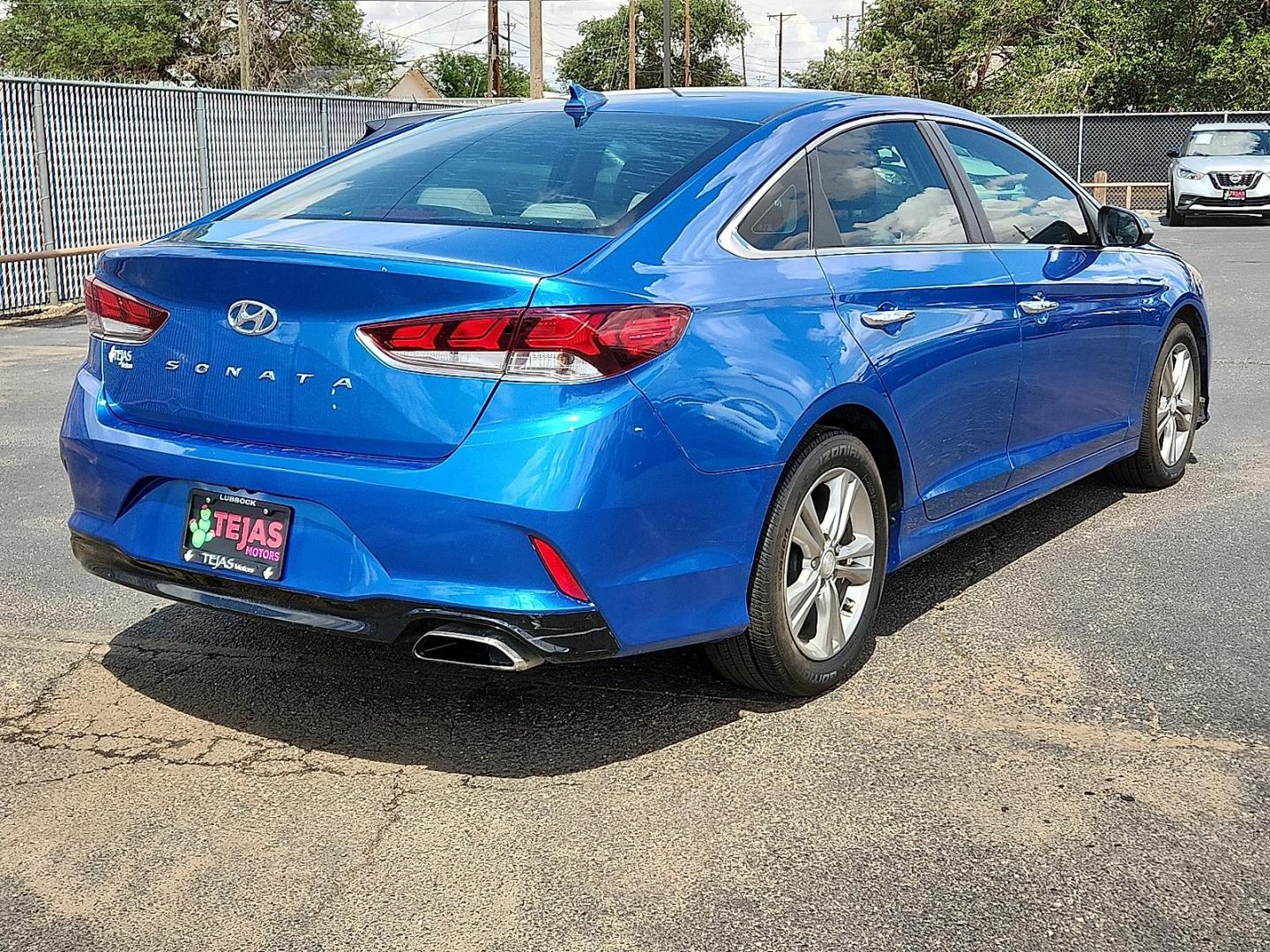 2019 BLUE /Gray - GG Hyundai Sonata SEL (5NPE34AF9KH) with an 2.4L I-4 gasoline direct injection, DOHC, D-CVVT variable valve control, regular unleaded, engine with 185HP engine, located at 4110 Avenue Q, Lubbock, 79412, 33.556553, -101.855820 - Photo#3