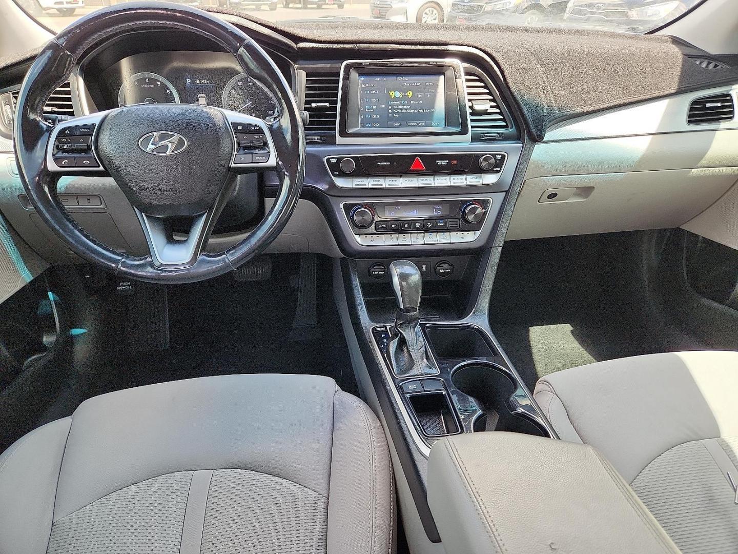2019 BLUE /Gray - GG Hyundai Sonata SEL (5NPE34AF9KH) with an 2.4L I-4 gasoline direct injection, DOHC, D-CVVT variable valve control, regular unleaded, engine with 185HP engine, located at 4110 Avenue Q, Lubbock, 79412, 33.556553, -101.855820 - Photo#6