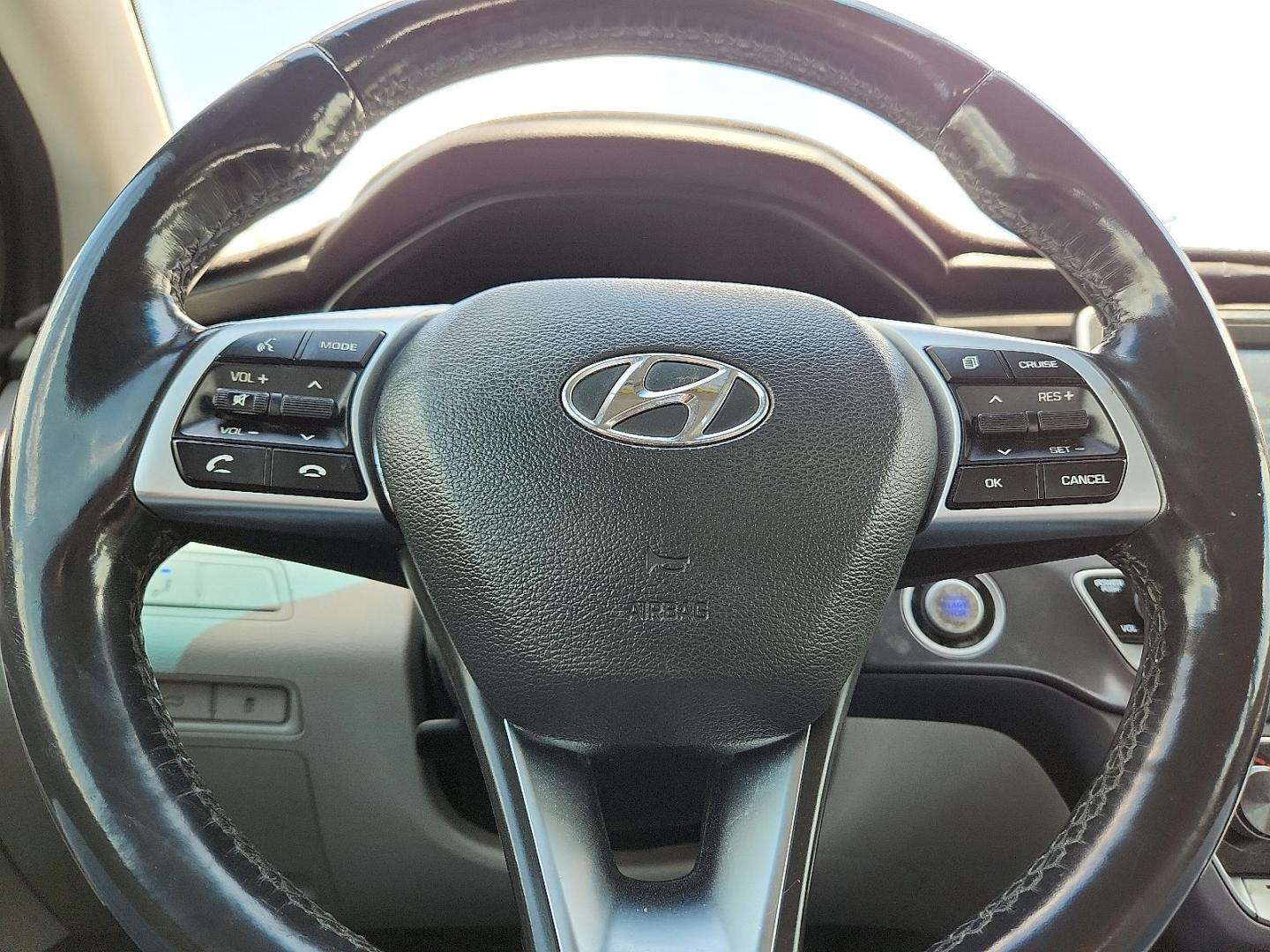 2019 BLUE /Gray - GG Hyundai Sonata SEL (5NPE34AF9KH) with an 2.4L I-4 gasoline direct injection, DOHC, D-CVVT variable valve control, regular unleaded, engine with 185HP engine, located at 4110 Avenue Q, Lubbock, 79412, 33.556553, -101.855820 - Photo#10