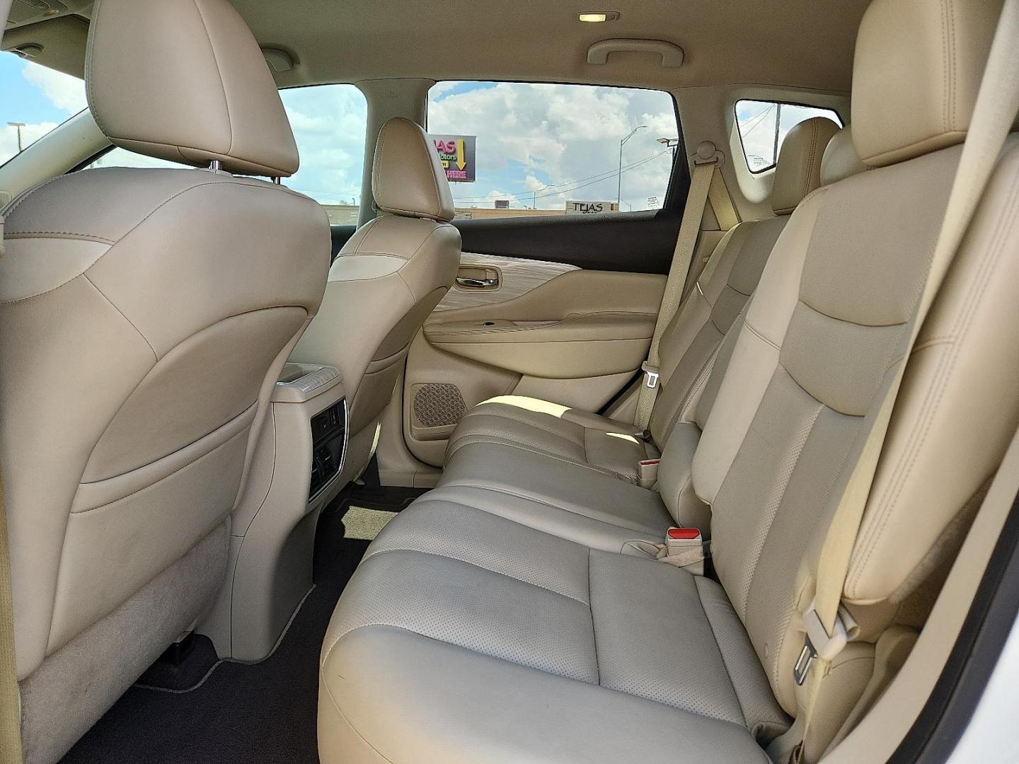 2016 WHITE /Beige - P Nissan Murano Platinum (5N1AZ2MG1GN) with an 3.5L V-6 DOHC, variable valve control, regular unleaded, engine with 260HP engine, located at 4110 Avenue Q, Lubbock, 79412, 33.556553, -101.855820 - 05/29/2026 WAITING ON CORRECTED REPO AFFIDAVIT GOD 06/03/2026 KEY IN ENVELOPE GOD - Photo#6