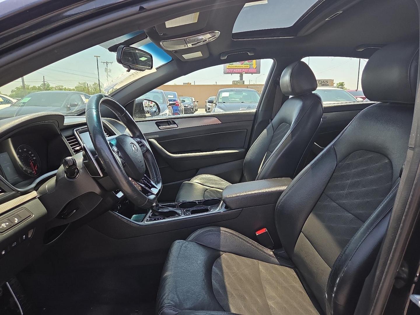2018 Phantom Black - S3 /Black - CT Hyundai Sonata Sport (5NPE34AF4JH) with an 2.4L I-4 gasoline direct injection, DOHC, D-CVVT variable valve control, regular unleaded, engine with 185HP engine, located at 4110 Avenue Q, Lubbock, 79412, 33.556553, -101.855820 - 06/10/2026 KEY IN ENVELOPE GOD - Photo#9