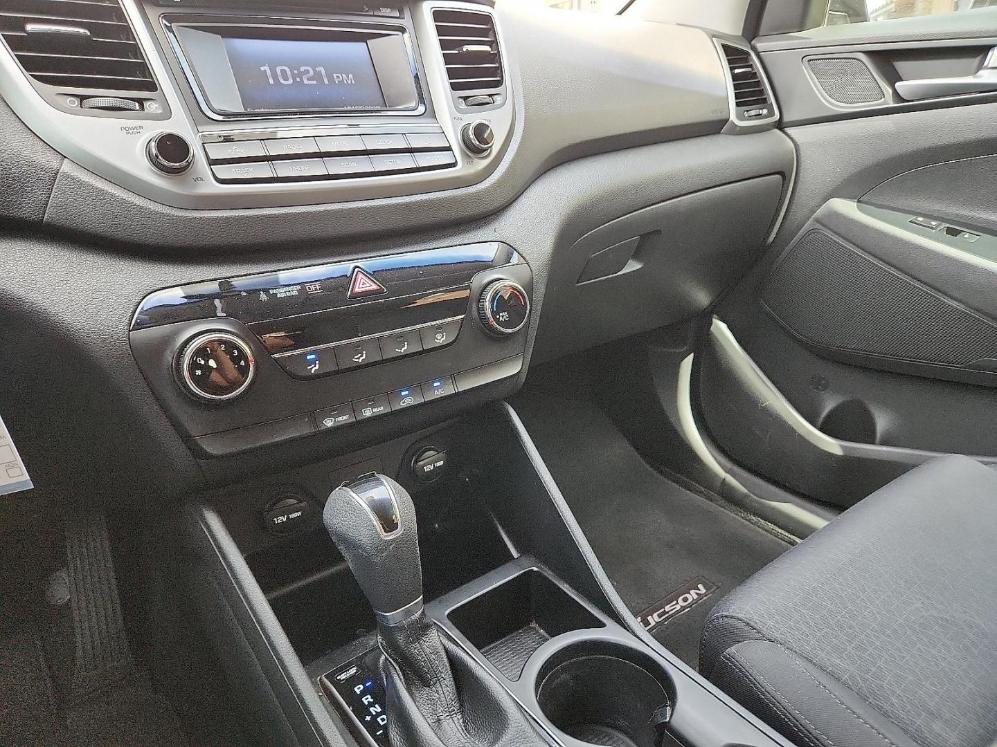 2017 BLACK /Black - TRY Hyundai Tucson SE (KM8J33A40HU) with an Nu 2L I-4 gasoline direct injection, DOHC, D-CVVT variable valve control, regular unleaded, engine with 164HP engine, located at 4110 Avenue Q, Lubbock, 79412, 33.556553, -101.855820 - Photo#11