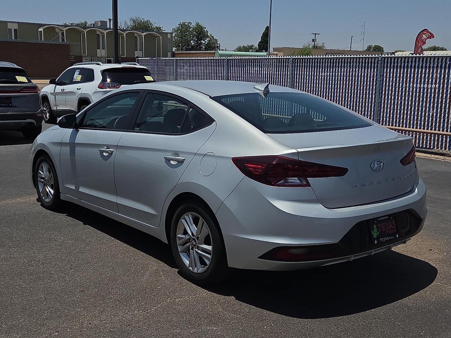 2019 Symphony Silver - Y8 /Black - C1 Hyundai Elantra SEL (5NPD84LF4KH) with an Nu 2L I-4 DOHC, D-CVVT variable valve control, regular unleaded, engine with 147HP engine, located at 4110 Avenue Q, Lubbock, 79412, 33.556553, -101.855820 - 06/06/2026 KEY IN ENVELOPE GOD - Photo#3