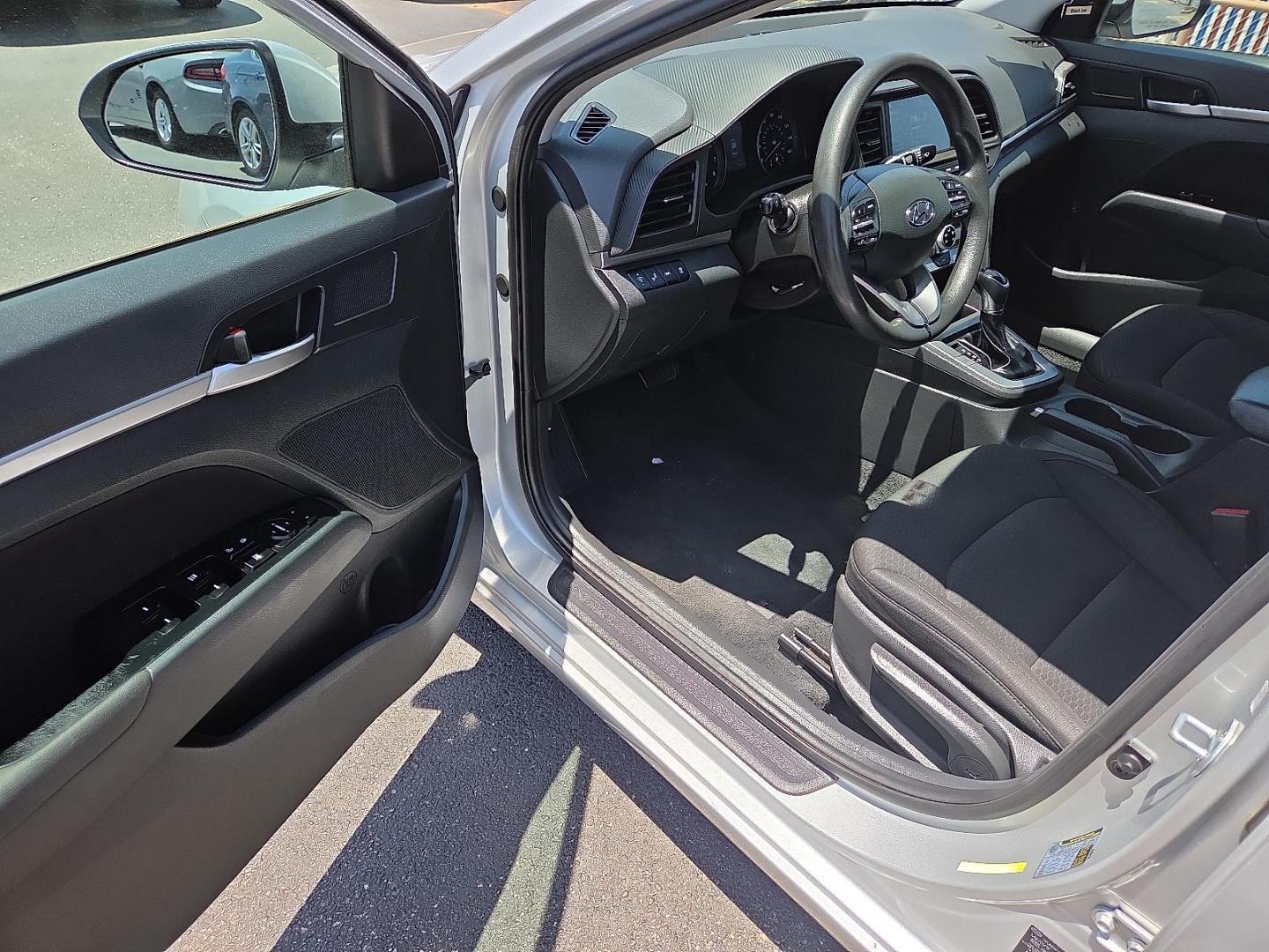2019 Symphony Silver - Y8 /Black - C1 Hyundai Elantra SEL (5NPD84LF4KH) with an Nu 2L I-4 DOHC, D-CVVT variable valve control, regular unleaded, engine with 147HP engine, located at 4110 Avenue Q, Lubbock, 79412, 33.556553, -101.855820 - 06/06/2026 KEY IN ENVELOPE GOD - Photo#8
