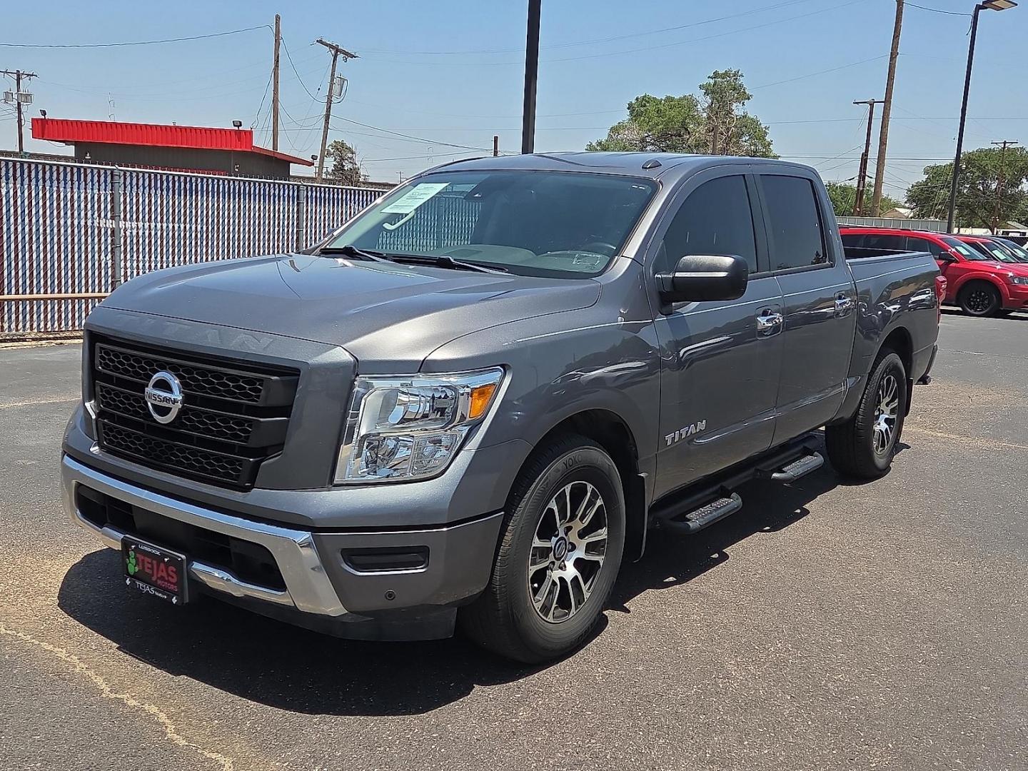 2021 Gun Metallic - KAD /Black - G Nissan TITAN Crew Cab SV 4x2 (1N6AA1EFXMN) with an Endurance 5.6L V-8 gasoline direct injection, DOHC, variable valve control, premium unleaded, engine with 400HP engine, located at 4110 Avenue Q, Lubbock, 79412, 33.556553, -101.855820 - 06/06/2026 KEY IN ENVELOPE GOD - Photo#4