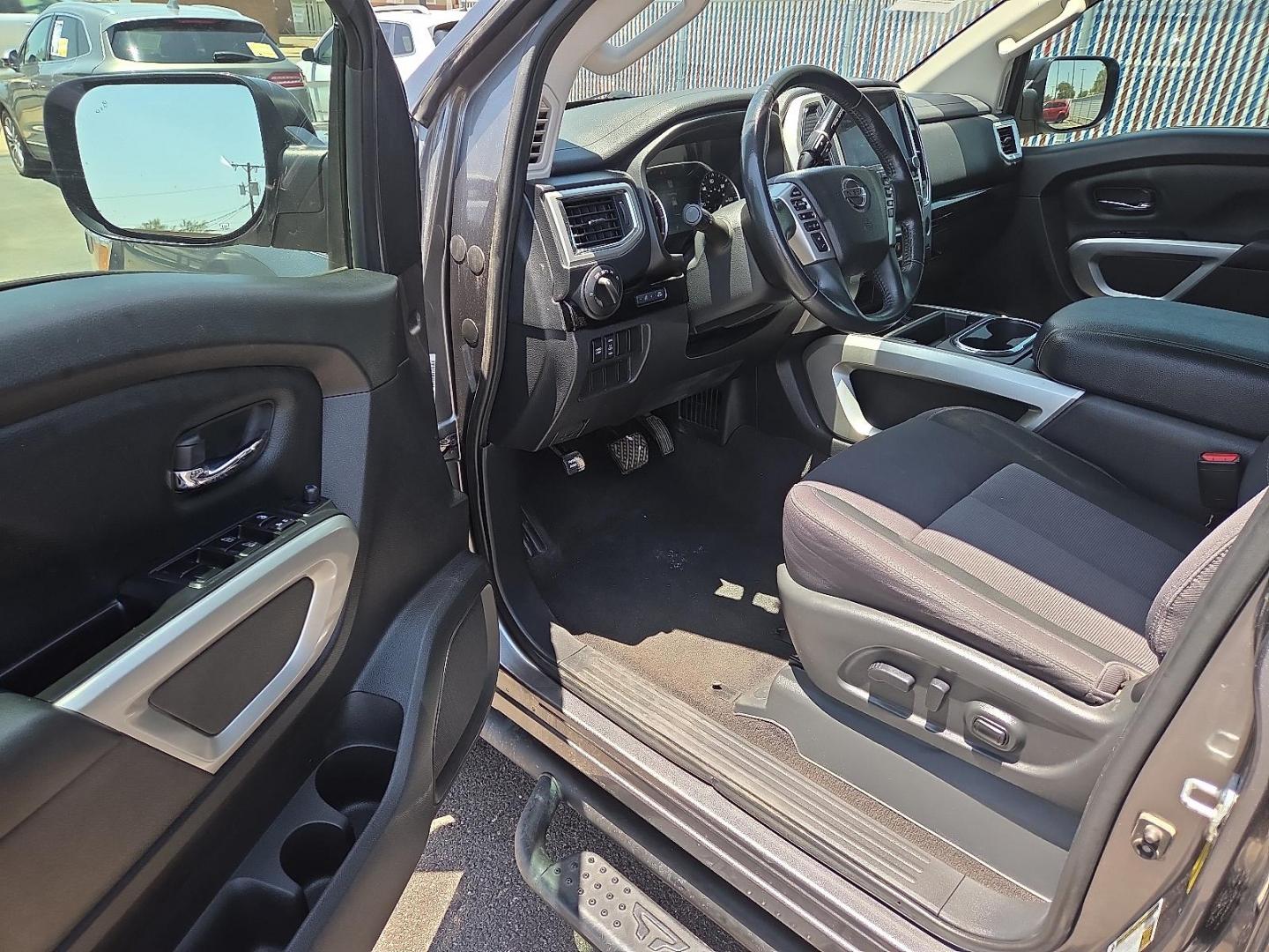 2021 Gun Metallic - KAD /Black - G Nissan TITAN Crew Cab SV 4x2 (1N6AA1EFXMN) with an Endurance 5.6L V-8 gasoline direct injection, DOHC, variable valve control, premium unleaded, engine with 400HP engine, located at 4110 Avenue Q, Lubbock, 79412, 33.556553, -101.855820 - 06/06/2026 KEY IN ENVELOPE GOD - Photo#8
