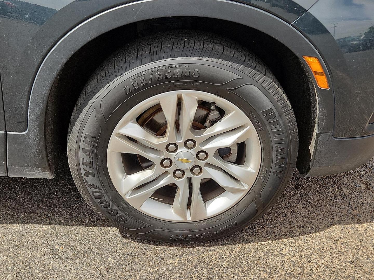 2019 GRAY /Jet Black - H0U Chevrolet Blazer (3GNKBCRS3KS) with an 3.6L V-6 gasoline direct injection, DOHC, VVT variable valve control, regular unleaded, engine with cylinder deactivation and 308HP engine, located at 4110 Avenue Q, Lubbock, 79412, 33.556553, -101.855820 - 06/10/2026 KEY IN ENVELOPE GOD - Photo#4