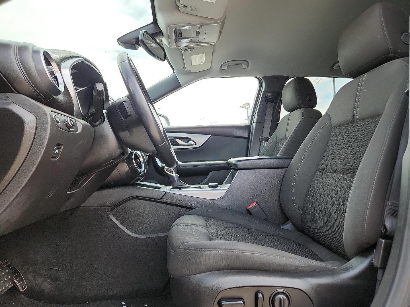 2019 GRAY /Jet Black - H0U Chevrolet Blazer (3GNKBCRS3KS) with an 3.6L V-6 gasoline direct injection, DOHC, VVT variable valve control, regular unleaded, engine with cylinder deactivation and 308HP engine, located at 4110 Avenue Q, Lubbock, 79412, 33.556553, -101.855820 - 06/10/2026 KEY IN ENVELOPE GOD - Photo#8