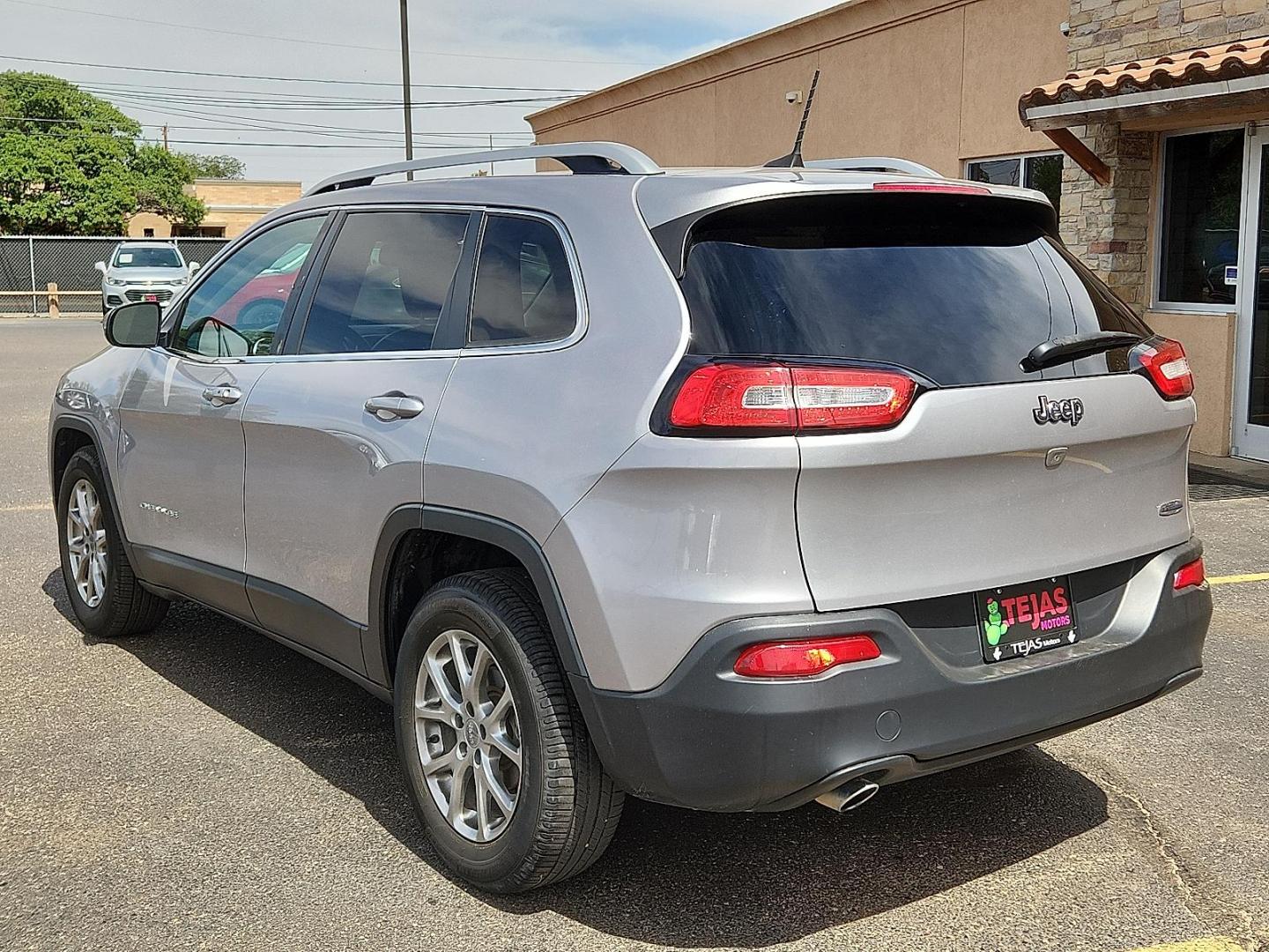 2018 SILVER /Black - X9 Jeep Cherokee Latitude Plus FWD (1C4PJLLB3JD) with an Tigershark MultiAir 2.4L I-4 variable valve control, regular unleaded, engine with 184HP engine, located at 4110 Avenue Q, Lubbock, 79412, 33.556553, -101.855820 - 03/10/2026 KEY IN ENVELOPE GOD - Photo#2