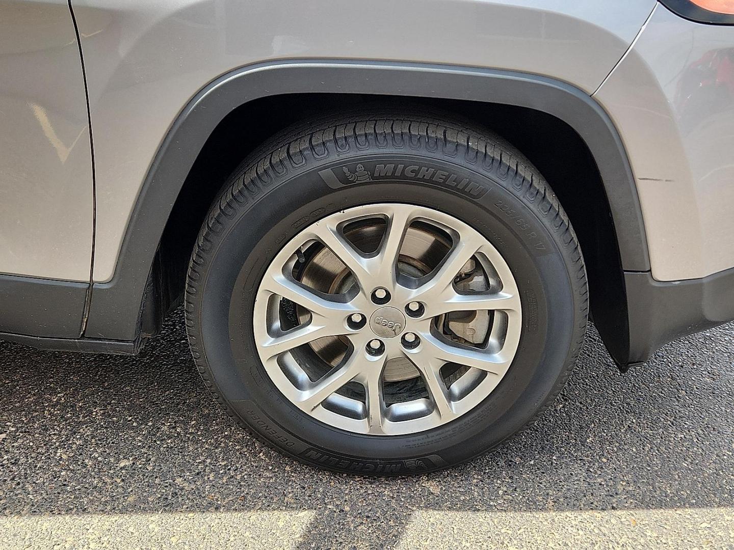2018 SILVER /Black - X9 Jeep Cherokee Latitude Plus FWD (1C4PJLLB3JD) with an Tigershark MultiAir 2.4L I-4 variable valve control, regular unleaded, engine with 184HP engine, located at 4110 Avenue Q, Lubbock, 79412, 33.556553, -101.855820 - 03/10/2026 KEY IN ENVELOPE GOD - Photo#4