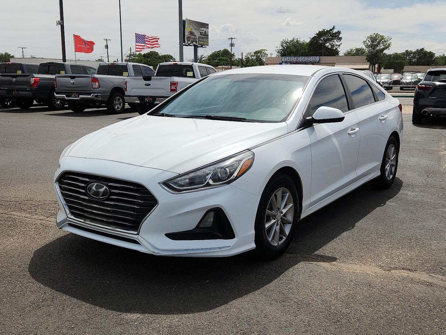 2018 WHITE /Beige - BB Hyundai Sonata ECO (5NPE24AA2JH) with an 1.6L I-4 gasoline direct injection, DOHC, variable valve control, intercooled turbo, regular unleaded, engine with 178HP engine, located at 4110 Avenue Q, Lubbock, 79412, 33.556553, -101.855820 - Photo#1