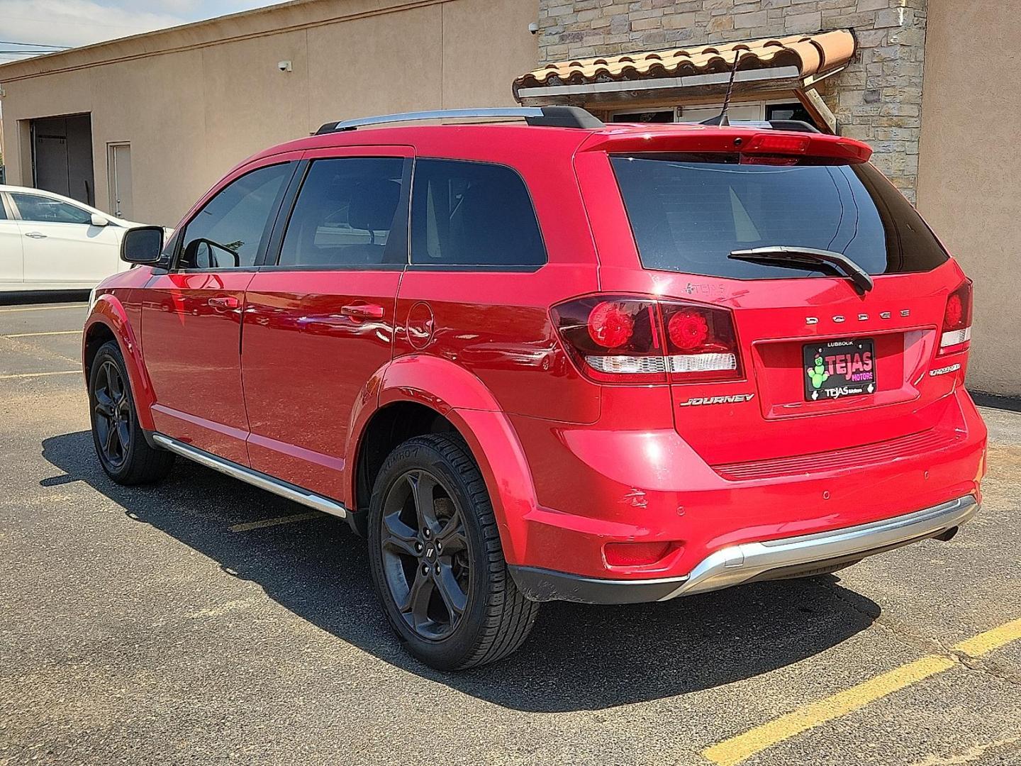 2020 Redline 2 Coat Pearl - PRM /Black - X9 Dodge Journey Crossroad (3C4PDCGB4LT) with an Tigershark MultiAir 2.4L I-4 DOHC, VVT variable valve control, regular unleaded, engine with 173HP engine, located at 4110 Avenue Q, Lubbock, 79412, 33.556553, -101.855820 - 06/19/2026 KEY IN ENVELOPE GOD - Photo#2