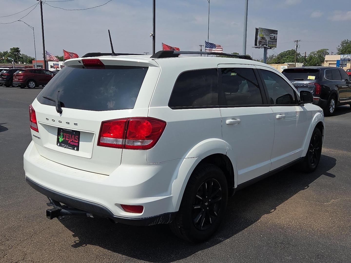 2019 Vice White - PW3 /Black - X9 Dodge Journey SE (3C4PDCBB3KT) with an Tigershark MultiAir 2.4L I-4 DOHC, VVT variable valve control, regular unleaded, engine with 173HP engine, located at 4110 Avenue Q, Lubbock, 79412, 33.556553, -101.855820 - 06/20/2026 KEY IN ENVELOPE GOD - Photo#2