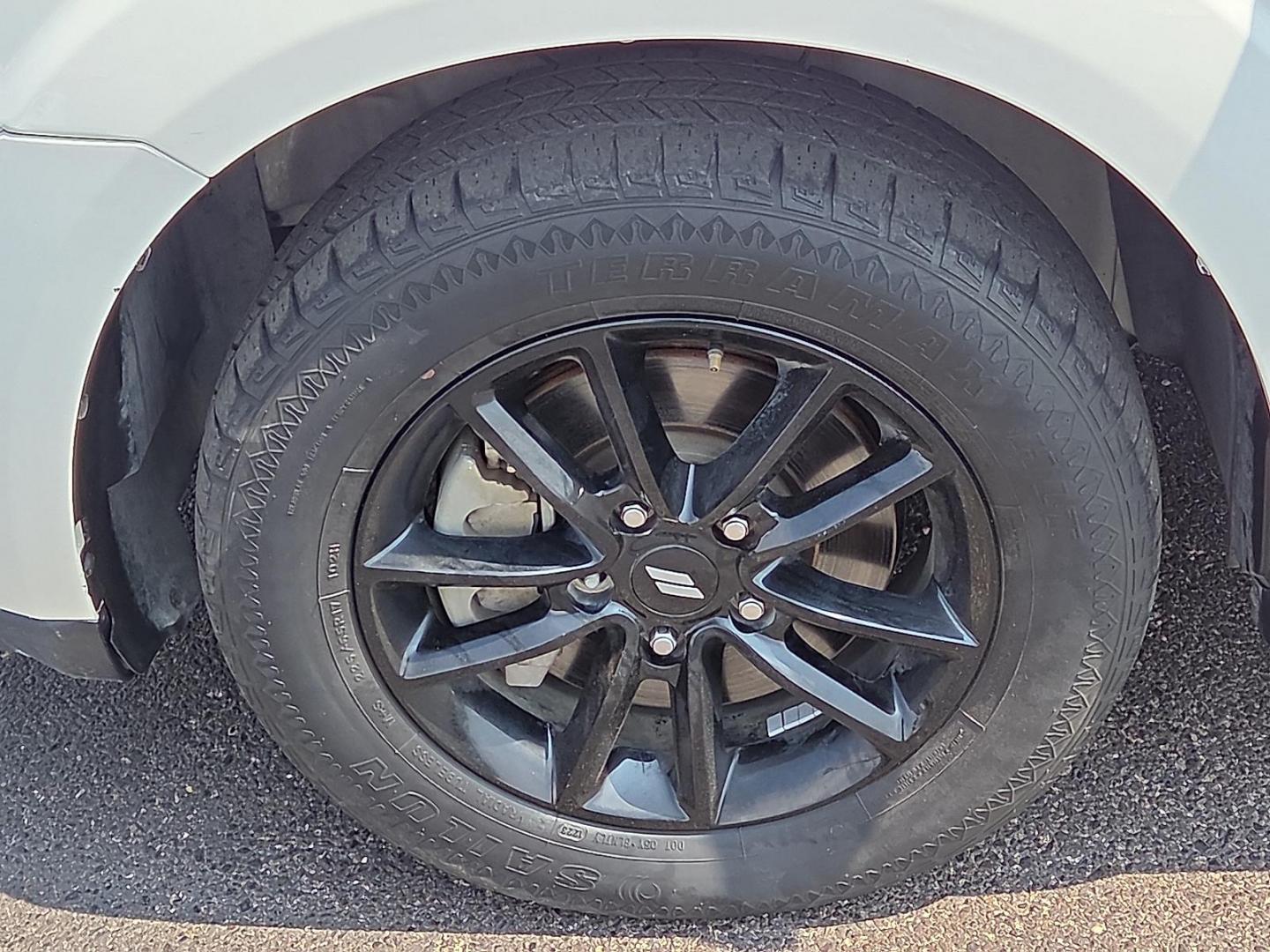2019 Vice White - PW3 /Black - X9 Dodge Journey SE (3C4PDCBB3KT) with an Tigershark MultiAir 2.4L I-4 DOHC, VVT variable valve control, regular unleaded, engine with 173HP engine, located at 4110 Avenue Q, Lubbock, 79412, 33.556553, -101.855820 - 06/20/2026 KEY IN ENVELOPE GOD - Photo#5