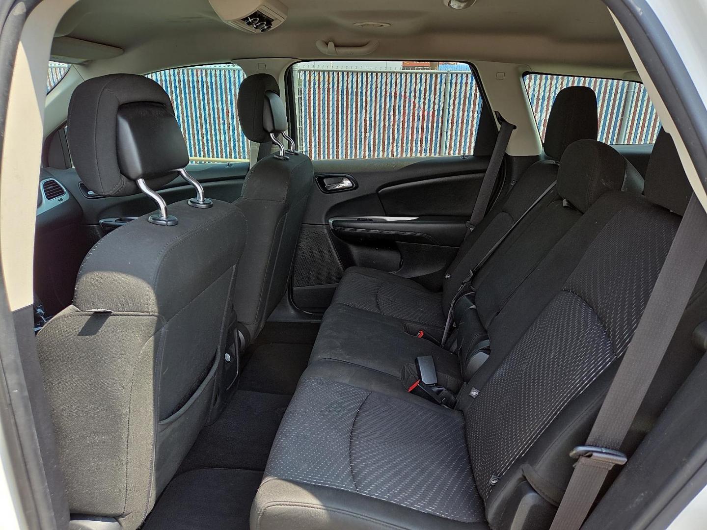 2019 Vice White - PW3 /Black - X9 Dodge Journey SE (3C4PDCBB3KT) with an Tigershark MultiAir 2.4L I-4 DOHC, VVT variable valve control, regular unleaded, engine with 173HP engine, located at 4110 Avenue Q, Lubbock, 79412, 33.556553, -101.855820 - 06/20/2026 KEY IN ENVELOPE GOD - Photo#7
