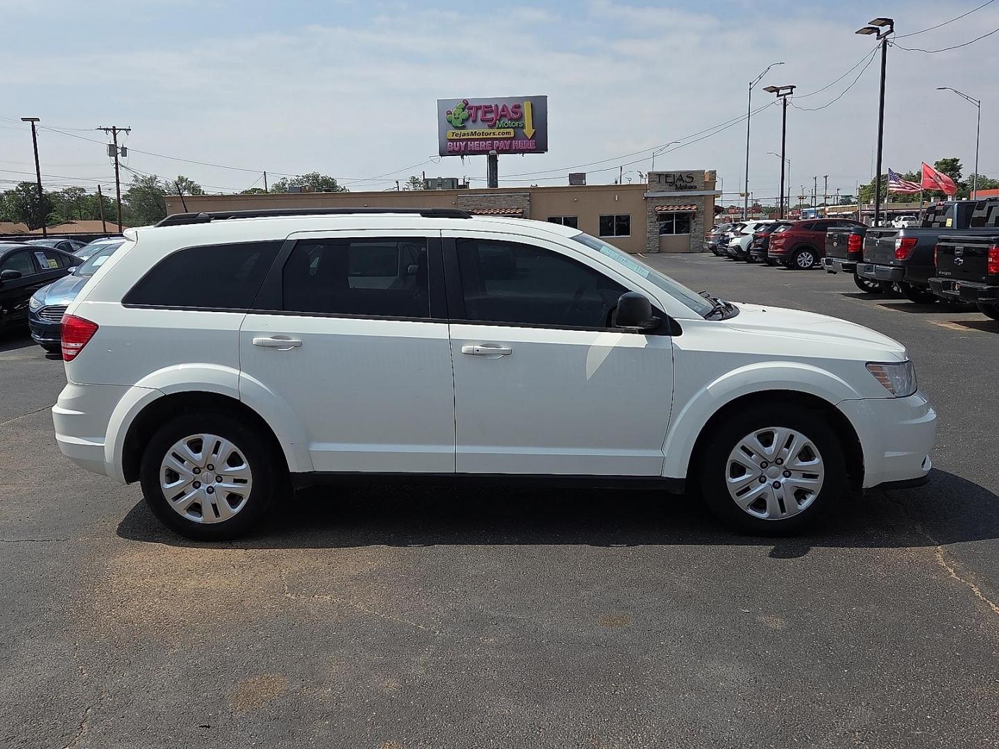 2020 Vice White - PW3 /Black - X9 Dodge Journey SE Value (3C4PDCAB3LT) with an Tigershark MultiAir 2.4L I-4 DOHC, VVT variable valve control, regular unleaded, engine with 173HP engine, located at 4110 Avenue Q, Lubbock, 79412, 33.556553, -101.855820 - 06/20/2026 KEY IN ENVELOPE GOD - Photo#1