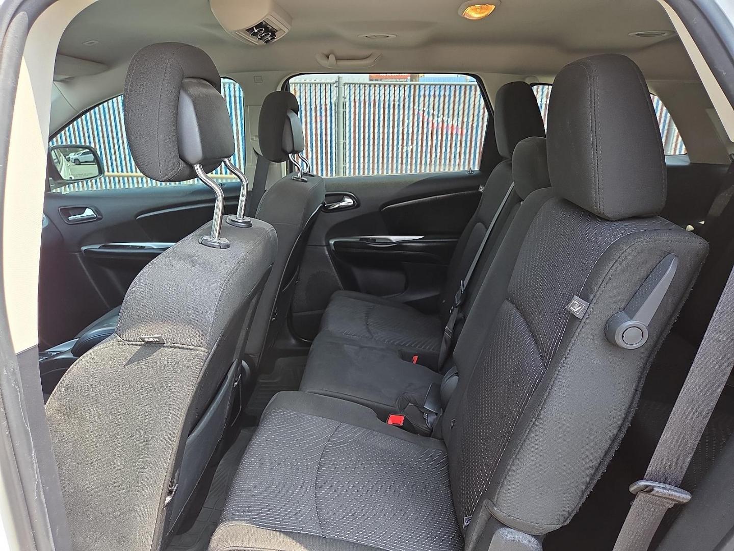 2020 Vice White - PW3 /Black - X9 Dodge Journey SE Value (3C4PDCAB3LT) with an Tigershark MultiAir 2.4L I-4 DOHC, VVT variable valve control, regular unleaded, engine with 173HP engine, located at 4110 Avenue Q, Lubbock, 79412, 33.556553, -101.855820 - 06/20/2026 KEY IN ENVELOPE GOD - Photo#7