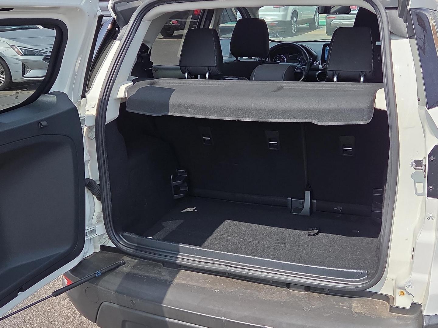 2019 Diamond White - ZA /Ebony Black - NB Ford EcoSport SE (MAJ3S2GE8KC) with an EcoBoost 1L I-3 gasoline direct injection, DOHC, variable valve control, intercooled turbo, regular unleaded, engine with 123HP engine, located at 4110 Avenue Q, Lubbock, 79412, 33.556553, -101.855820 - 06/20/2026 KEY IN ENVELOPE GOD - Photo#6