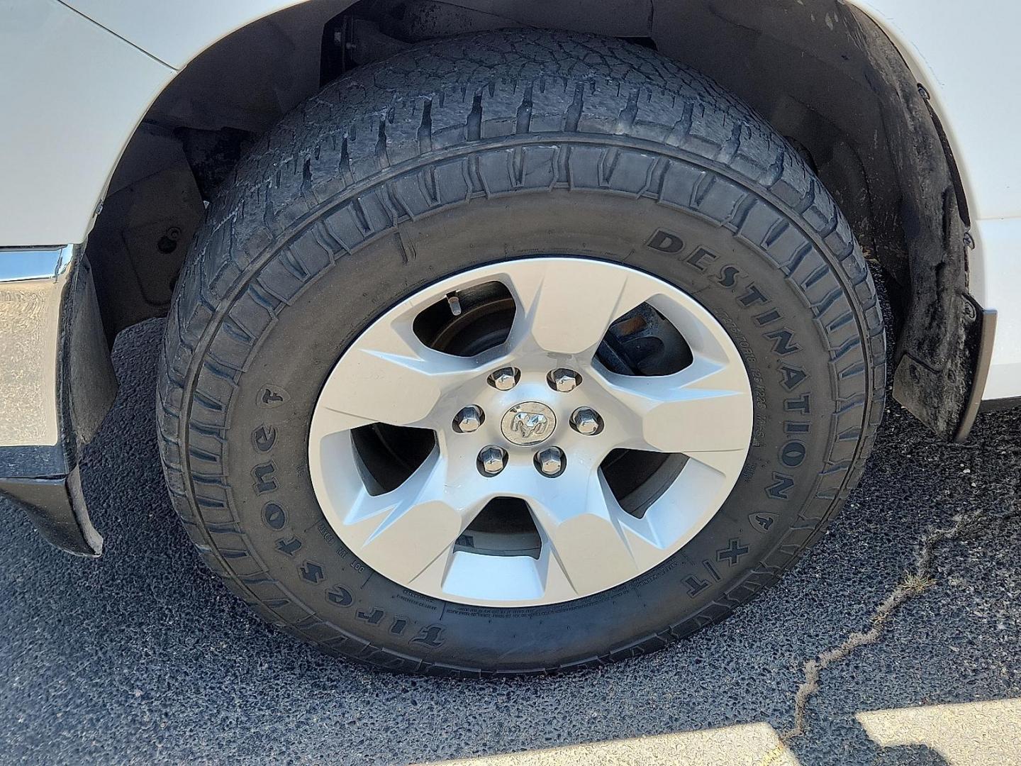 2019 WHITE /Diesel Gray/Black - X8 Ram 1500 Big Horn/Lone Star Crew Cab 4x2 5'7" Box (1C6RREFG4KN) with an 3.6L V-6 DOHC, variable valve control, regular unleaded, engine with 305HP engine, located at 4110 Avenue Q, Lubbock, 79412, 33.556553, -101.855820- Photo#4