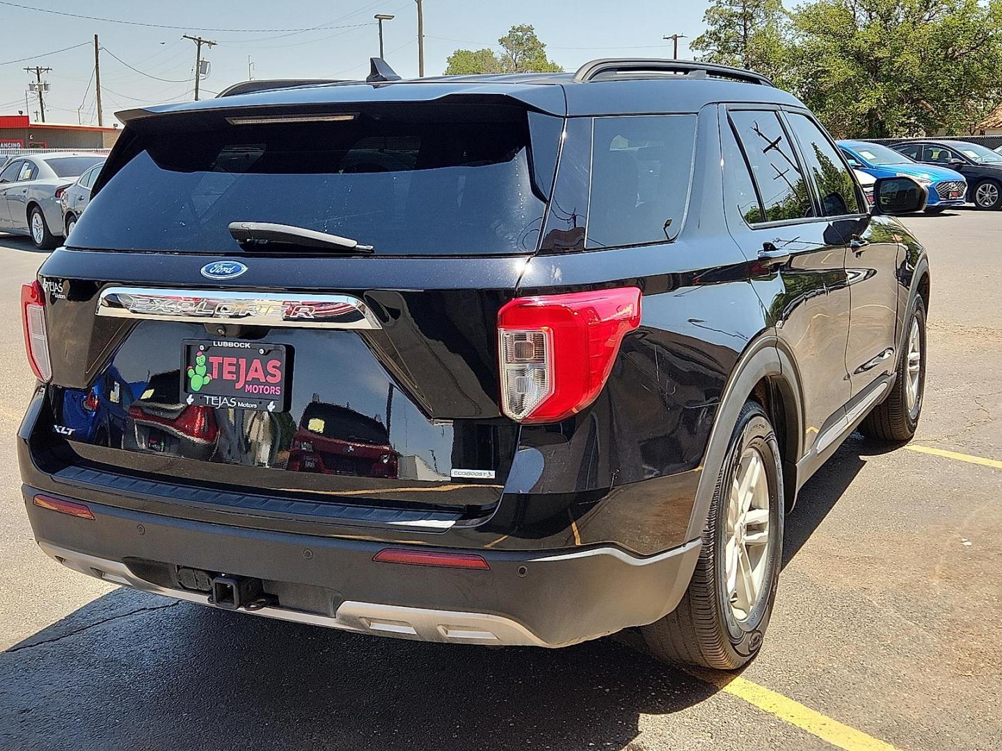 2020 BLACK /Ebony - S6 Ford Explorer XLT (1FMSK7DH2LG) with an EcoBoost 2.3L I-4 gasoline direct injection, DOHC, variable valve control, intercooled turbo, premium unleaded, engine with 300HP engine, located at 4110 Avenue Q, Lubbock, 79412, 33.556553, -101.855820 - Photo#3