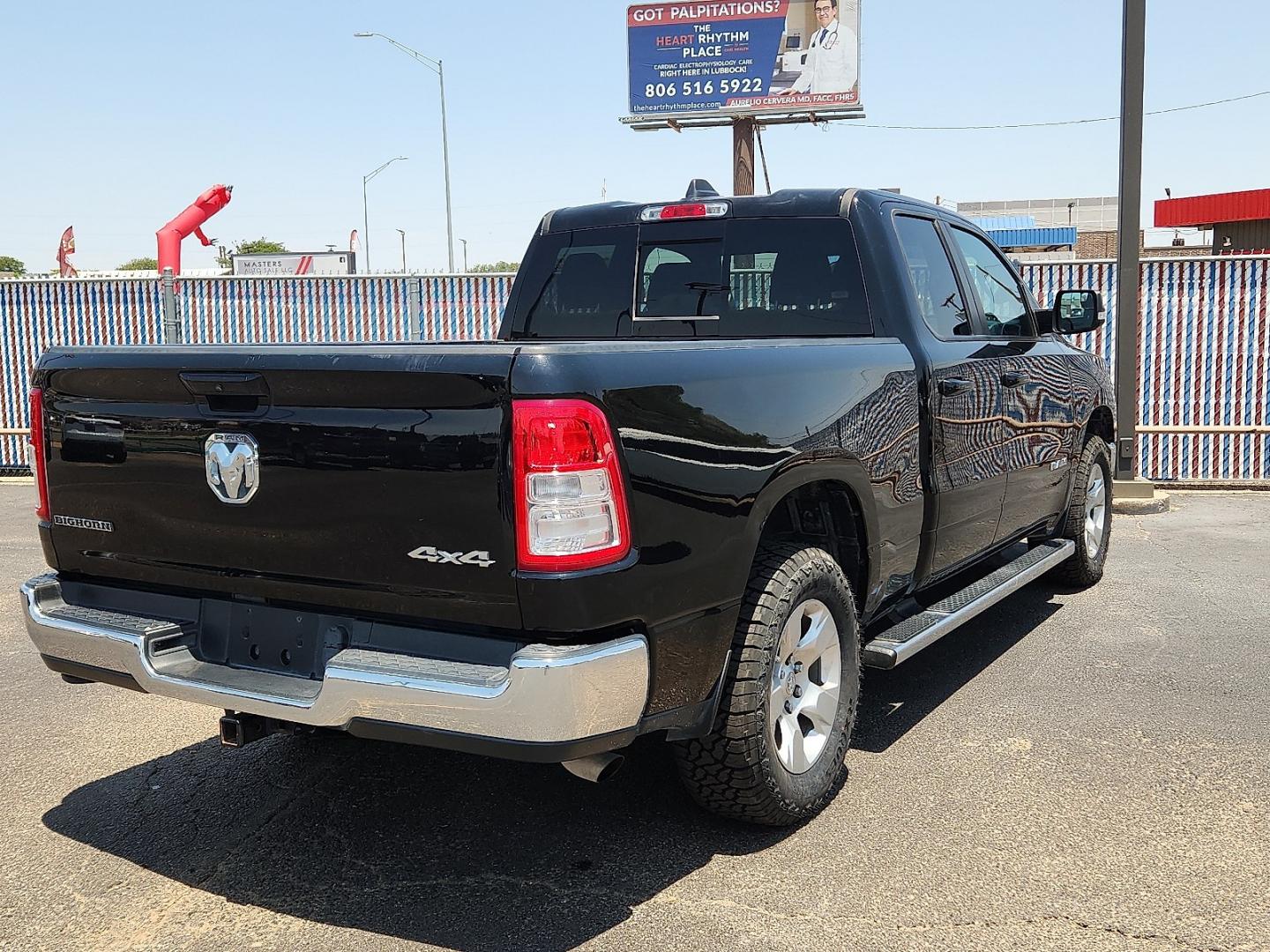 2022 BLACK /Black - X9 Ram 1500 Big Horn Quad Cab 4x4 6'4" Box (1C6RRFBG2NN) with an 3.6L V-6 DOHC, variable valve control, regular unleaded, engine with 305HP engine, located at 4110 Avenue Q, Lubbock, 79412, 33.556553, -101.855820- Photo#3