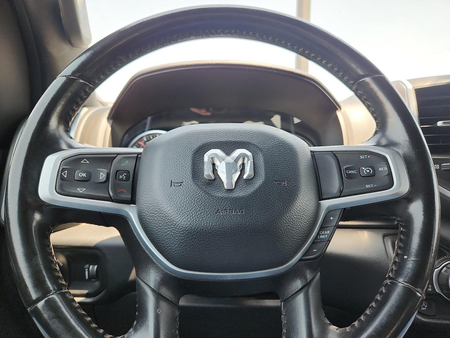 2022 BLACK /Black - X9 Ram 1500 Big Horn Quad Cab 4x4 6'4" Box (1C6RRFBG2NN) with an 3.6L V-6 DOHC, variable valve control, regular unleaded, engine with 305HP engine, located at 4110 Avenue Q, Lubbock, 79412, 33.556553, -101.855820- Photo#10