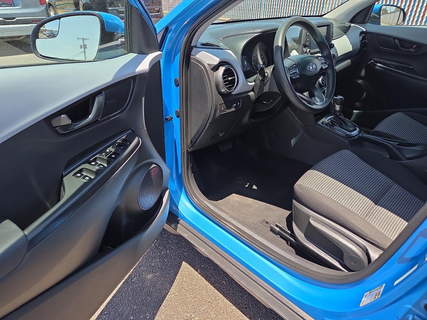 2020 Surf Blue - Z3U /Gray/Black - LGY Hyundai Kona SE (KM8K1CAA2LU) with an Nu 2L I-4 DOHC, D-CVVT variable valve control, regular unleaded, engine with 147HP engine, located at 4110 Avenue Q, Lubbock, 79412, 33.556553, -101.855820 - 07/18/2026 KEY IN ENVELOPE GOD- Photo#8