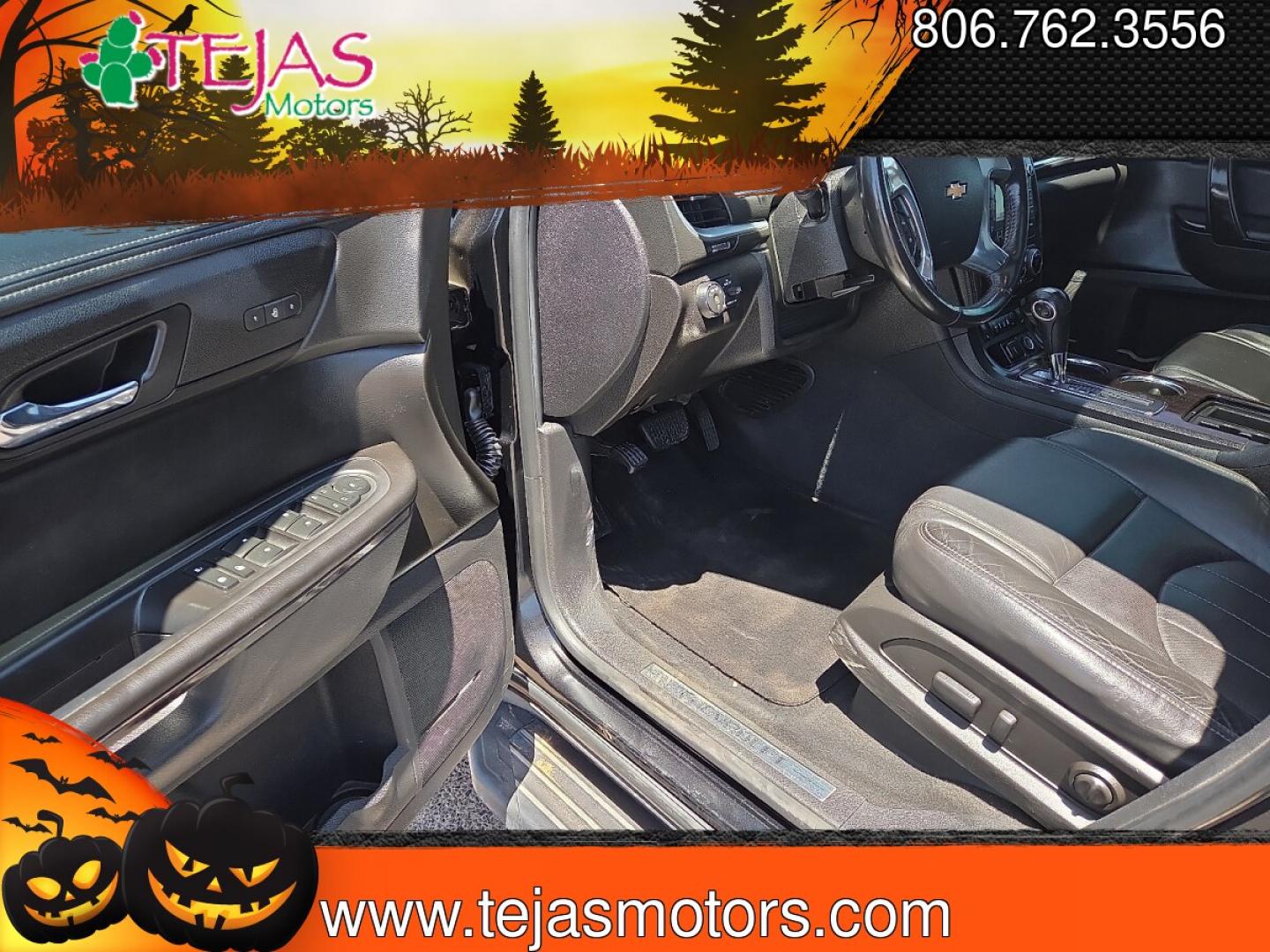 2017 Mosaic Black Metallic - GB8 /Ebony - 193 Chevrolet Traverse Premier (1GNKVJKD2HJ) with an 3.6L V-6 gasoline direct injection, DOHC, variable valve control, regular unleaded, engine with 288HP engine, located at 4110 Avenue Q, Lubbock, 79412, 33.556553, -101.855820 - 07/18/2026 KEY IN ENVELOPE GOD- Photo#9