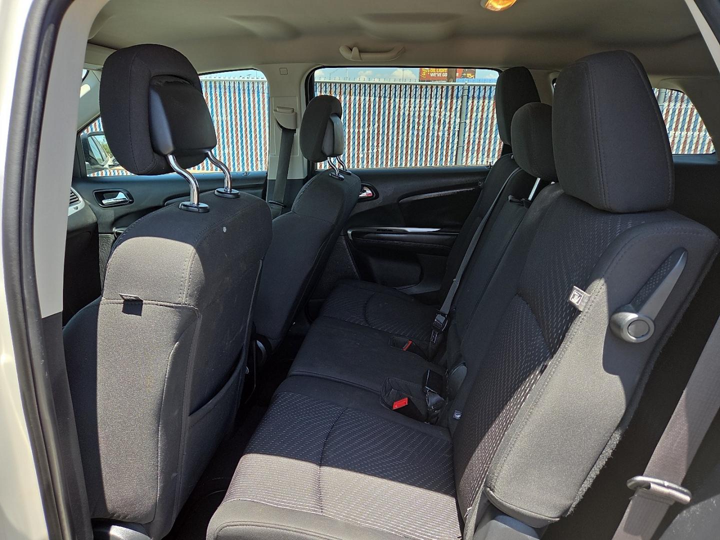 2018 Vice White - PW3 /Black - X9 Dodge Journey SE (3C4PDCAB5JT) with an Tigershark MultiAir 2.4L I-4 DOHC, variable valve control, regular unleaded, engine with 173HP engine, located at 4110 Avenue Q, Lubbock, 79412, 33.556553, -101.855820 - 07/18/2026 KEY IN ENVELOPE GOD- Photo#6