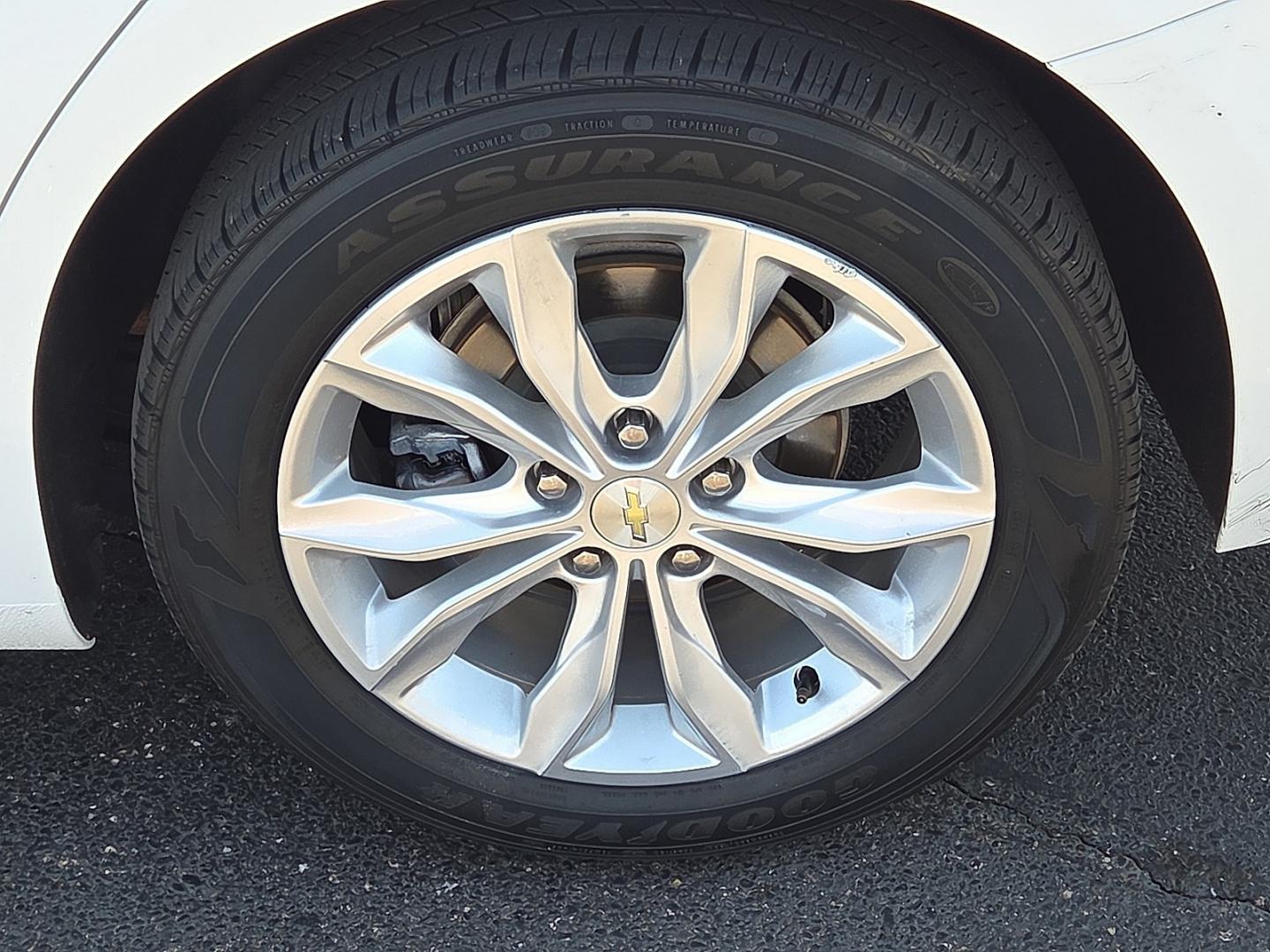 2022 Summit White - GAZ /Dark Atmosphere/Medium Ash Gray - H1H Chevrolet Malibu FWD LT (1G1ZD5ST6NF) with an ECOTEC 1.5L I-4 gasoline direct injection, DOHC, VVT variable valve control, intercooled turbo, regular unleaded, engine with 160HP engine, located at 4110 Avenue Q, Lubbock, 79412, 33.556553, -101.855820 - 07/29/2026 KEY IN ENVELOPE GOD- Photo#5