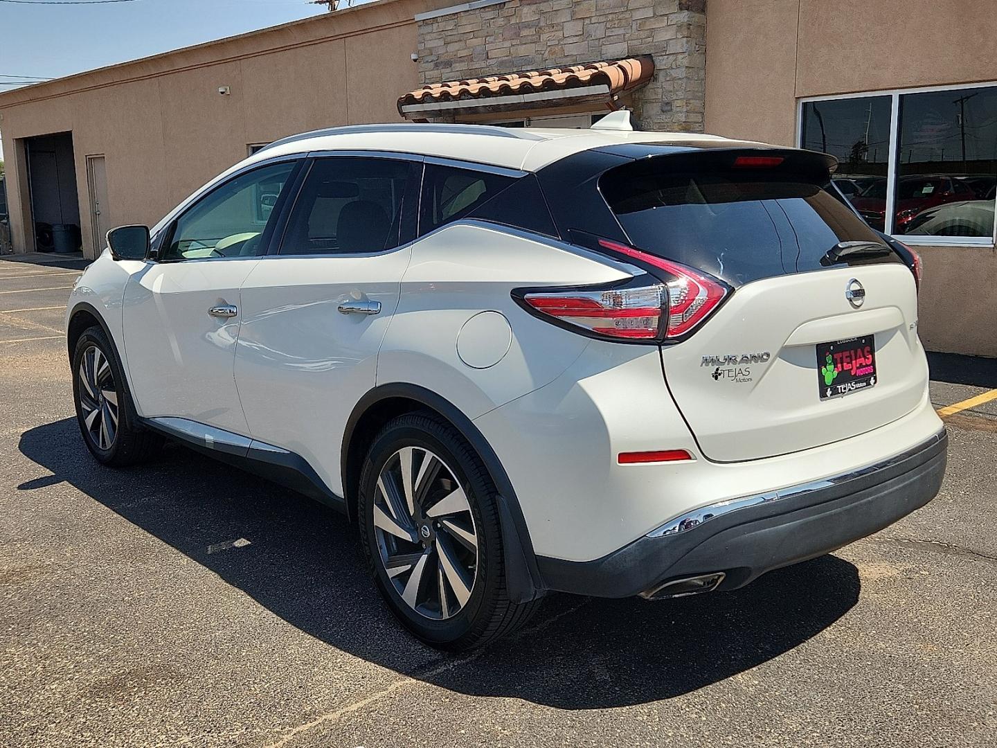2017 WHITE /Cashmere - P Nissan Murano Platinum (5N1AZ2MG0HN) with an 3.5L V-6 DOHC, variable valve control, regular unleaded, engine with 260HP engine, located at 4110 Avenue Q, Lubbock, 79412, 33.556553, -101.855820 - 07/29/2026 KEY IN ENVELOPE GOD- Photo#2