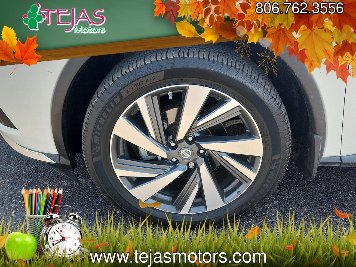 2017 WHITE /Cashmere - P Nissan Murano Platinum (5N1AZ2MG0HN) with an 3.5L V-6 DOHC, variable valve control, regular unleaded, engine with 260HP engine, located at 4110 Avenue Q, Lubbock, 79412, 33.556553, -101.855820 - 07/29/2026 KEY IN ENVELOPE GOD- Photo#4