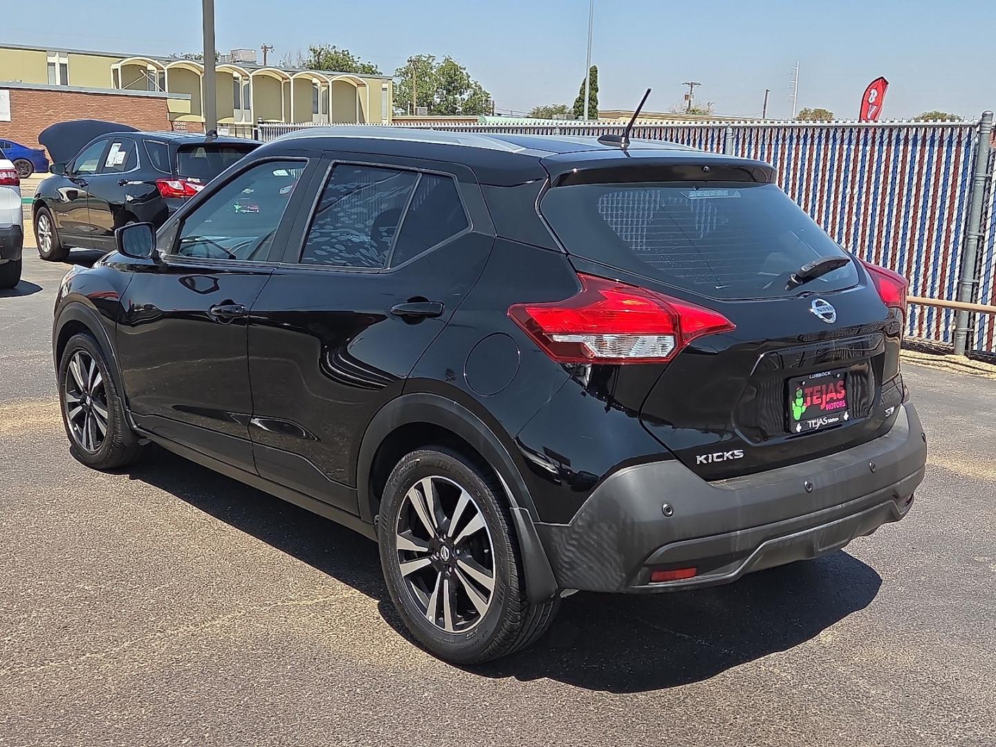 2020 Super Black /Charcoal - G Nissan Kicks SV Xtronic CVT (3N1CP5CV9LL) with an 1.6L I-4 DOHC, CVTCS variable valve control, regular unleaded, engine with 122HP engine, located at 4110 Avenue Q, Lubbock, 79412, 33.556553, -101.855820 - 07/31/2026 KEY IN ENVELOPE GOD- Photo#3