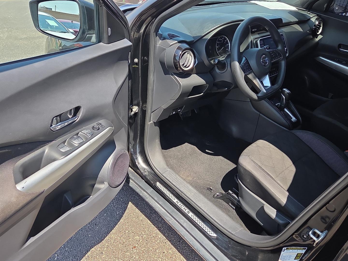 2020 Super Black /Charcoal - G Nissan Kicks SV Xtronic CVT (3N1CP5CV9LL) with an 1.6L I-4 DOHC, CVTCS variable valve control, regular unleaded, engine with 122HP engine, located at 4110 Avenue Q, Lubbock, 79412, 33.556553, -101.855820 - 07/31/2026 KEY IN ENVELOPE GOD- Photo#9