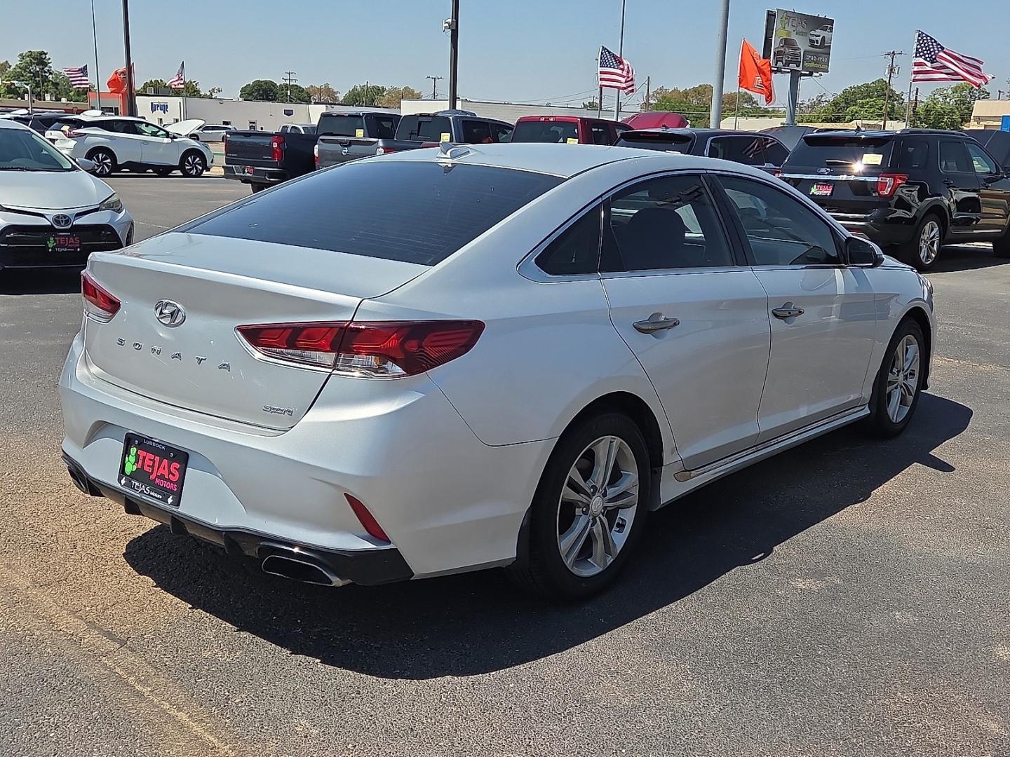 2018 Symphony Silver - Y8 /Black - CT Hyundai Sonata Sport (5NPE34AF6JH) with an 2.4L I-4 gasoline direct injection, DOHC, D-CVVT variable valve control, regular unleaded, engine with 185HP engine, located at 4110 Avenue Q, Lubbock, 79412, 33.556553, -101.855820 - 07/31/2026 KEY IN ENVELOPE GOD- Photo#2