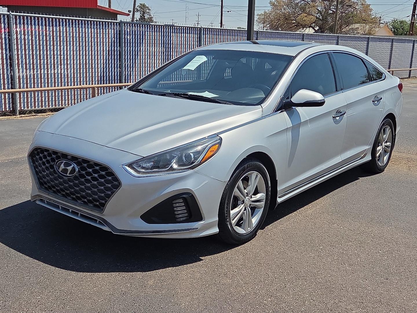2018 Symphony Silver - Y8 /Black - CT Hyundai Sonata Sport (5NPE34AF6JH) with an 2.4L I-4 gasoline direct injection, DOHC, D-CVVT variable valve control, regular unleaded, engine with 185HP engine, located at 4110 Avenue Q, Lubbock, 79412, 33.556553, -101.855820 - 07/31/2026 KEY IN ENVELOPE GOD- Photo#4